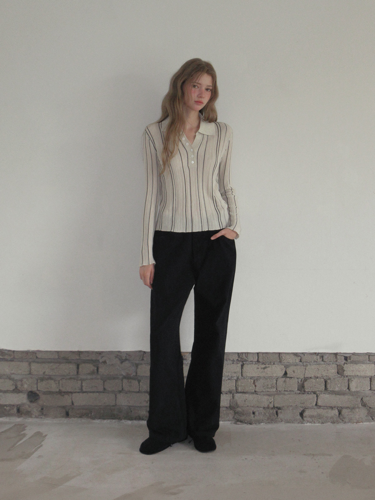 TWEE Polin collar vertical ribbed long sleeve knit - Model styling view