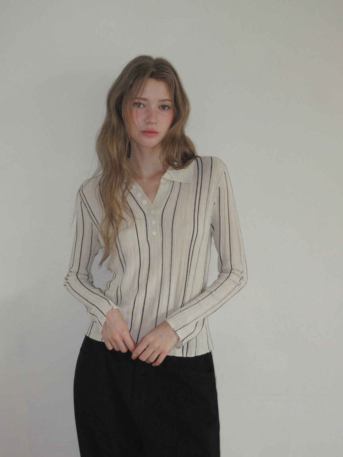 TWEE Polin collar vertical ribbed long sleeve knit - Model styling view
