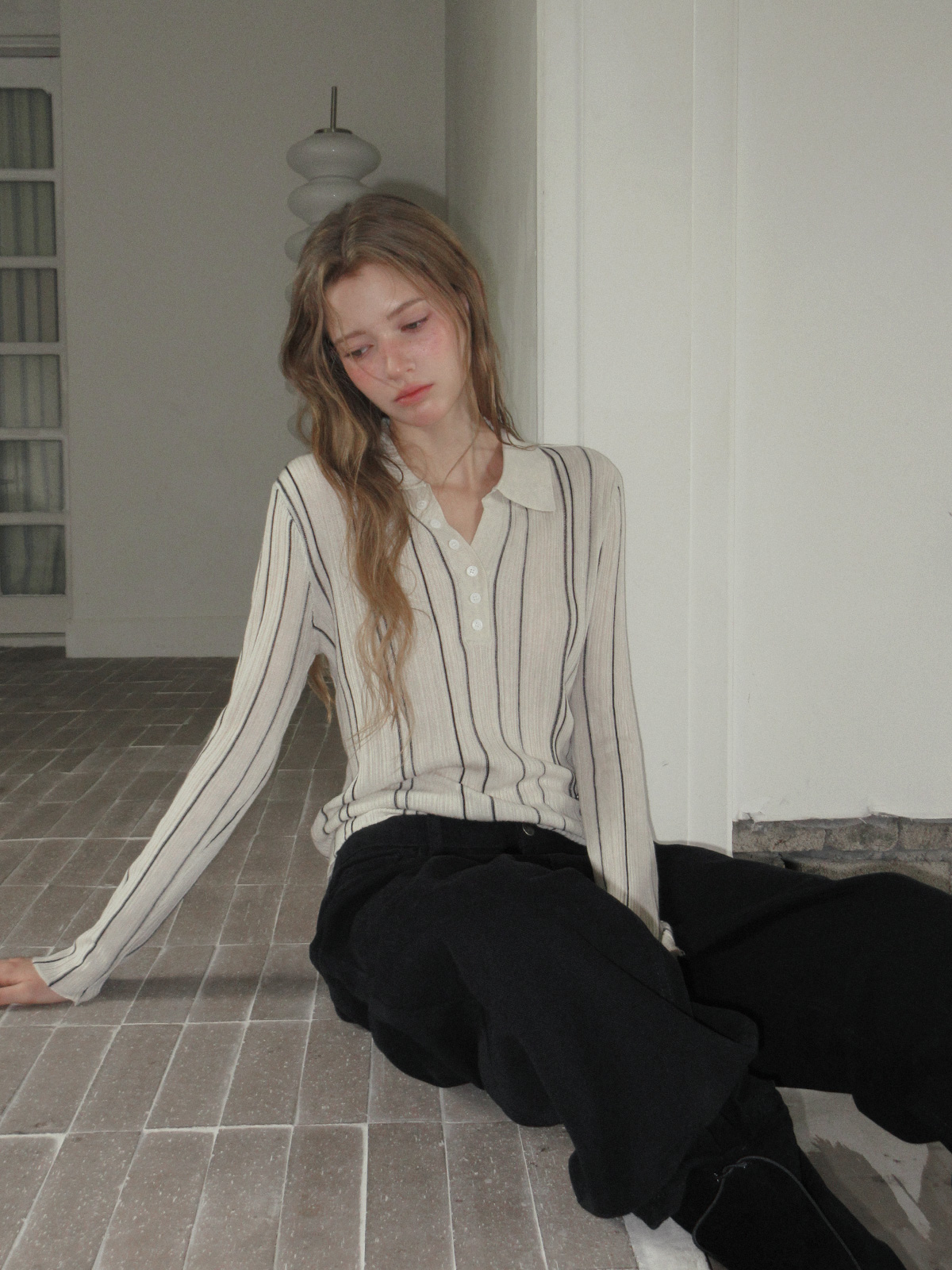 TWEE Polin collar vertical ribbed long sleeve knit - Model styling view