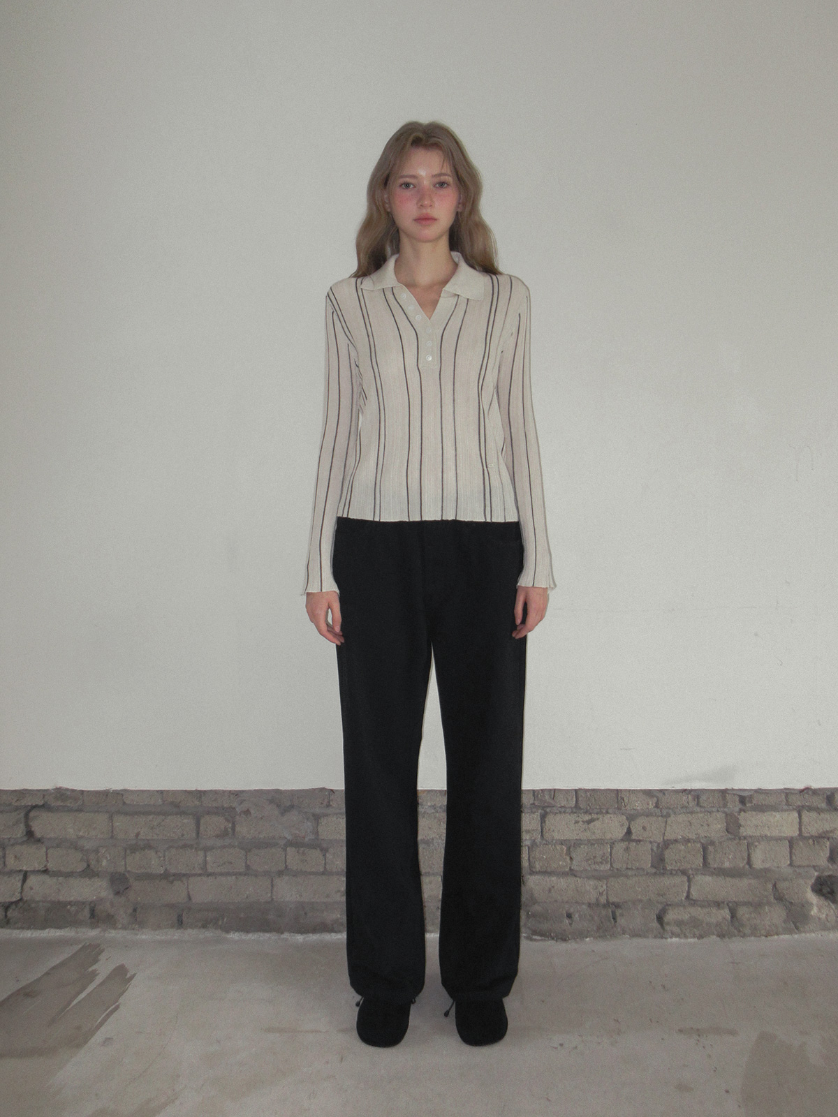 TWEE Pellit basic semi-wide long pants - Fit and silhouette view