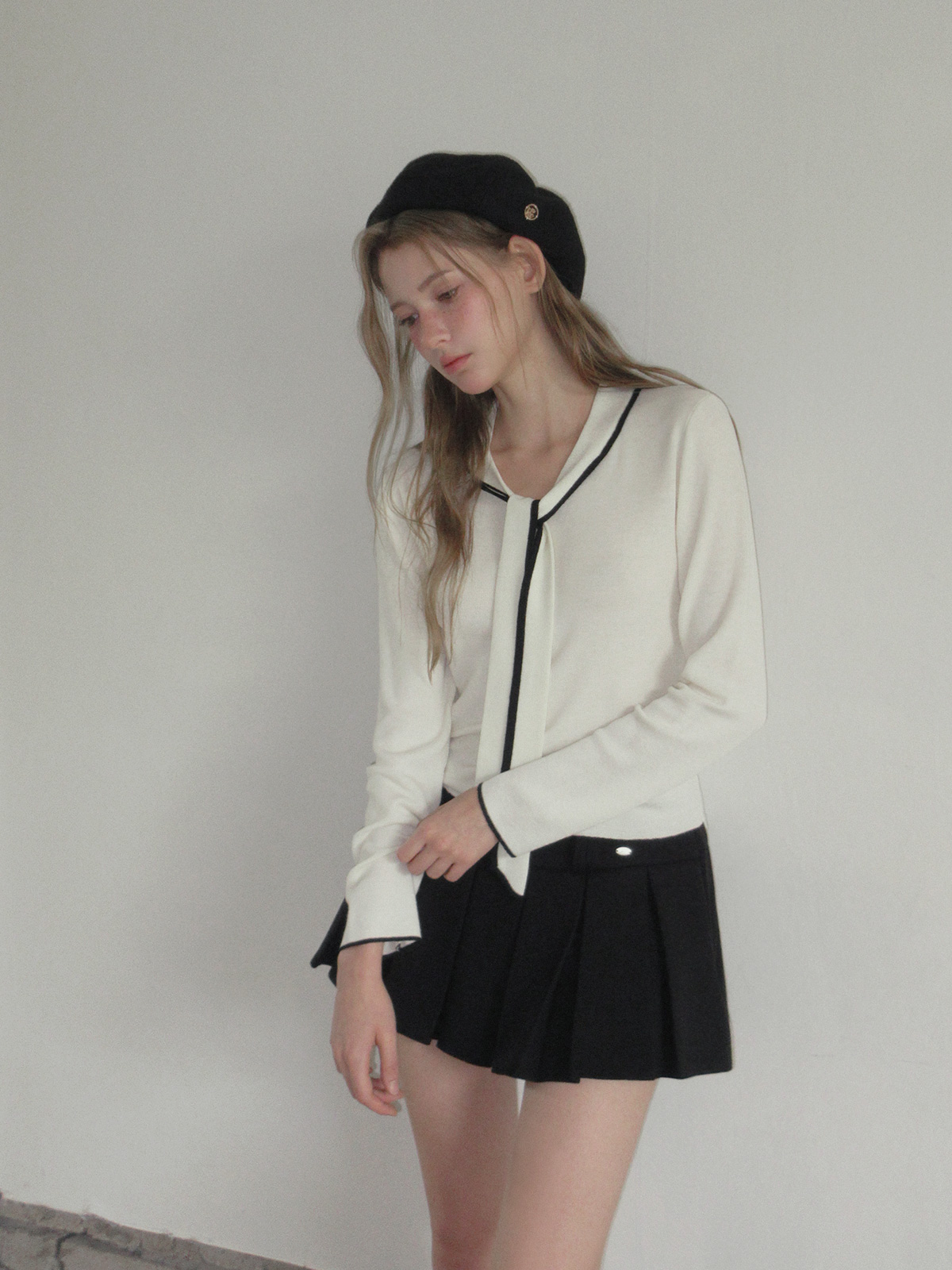 TWEE Poril contrast tie long sleeve knit - Model styling view