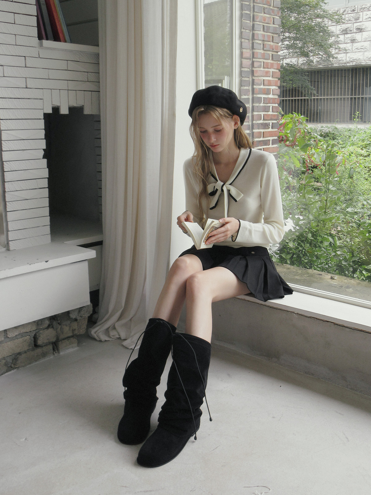 TWEE Poril contrast tie long sleeve knit - Model styling view