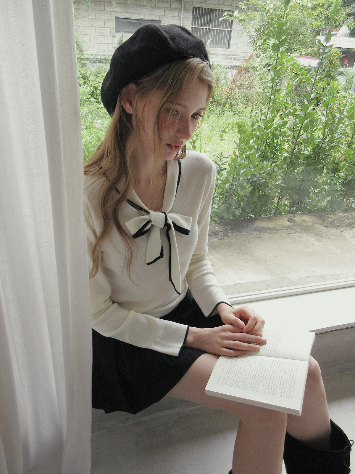 TWEE Poril contrast tie long sleeve knit - Model styling view