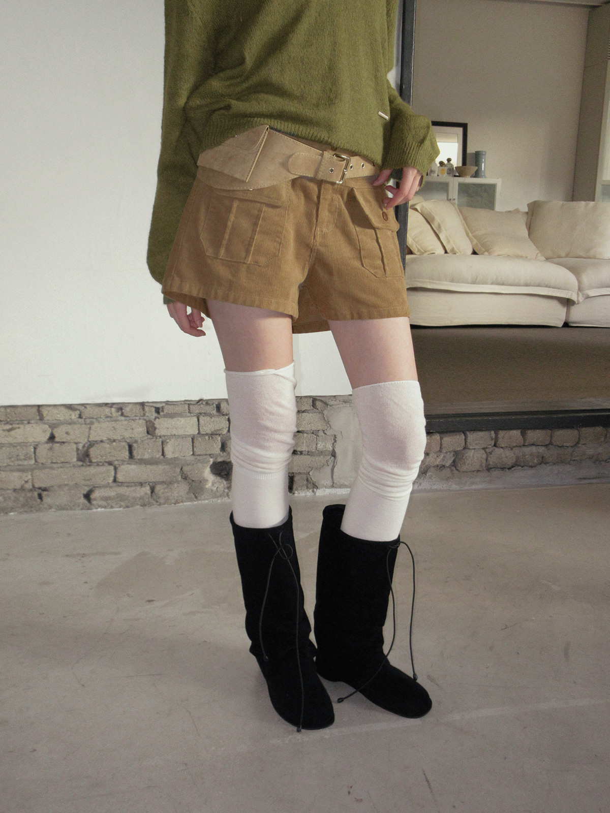 TWEE Nutt big pocket corduroy shorts - Model styling view