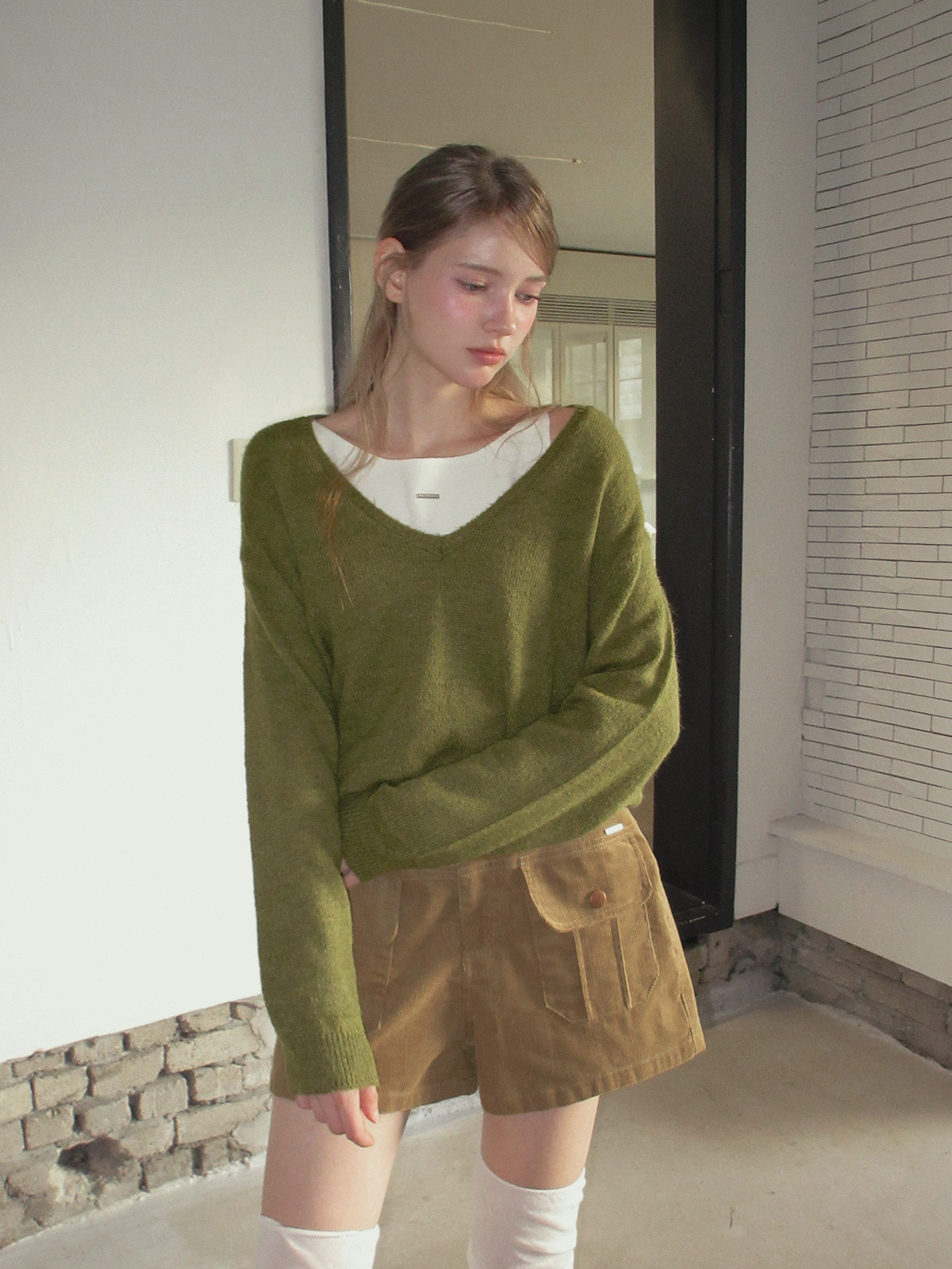 TWEE Nutt big pocket corduroy shorts - Model styling view