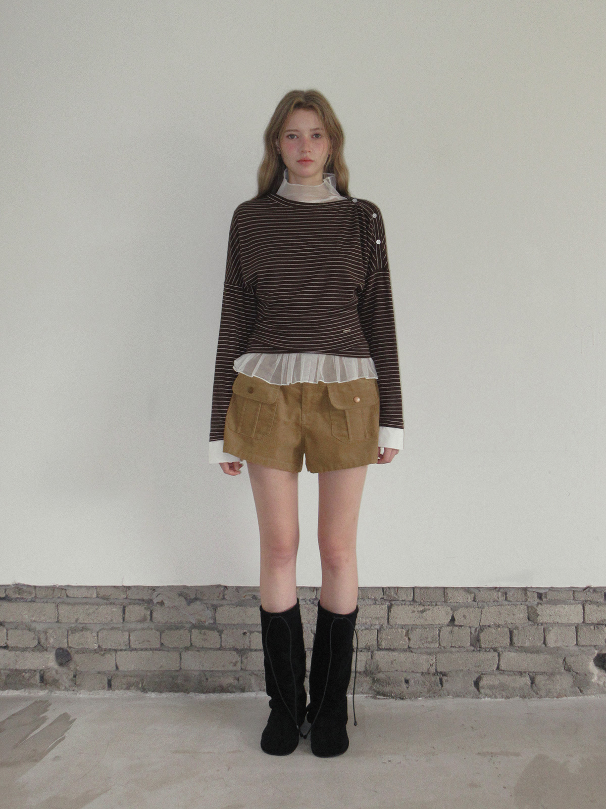 TWEE Nutt big pocket corduroy shorts - Fit and silhouette view