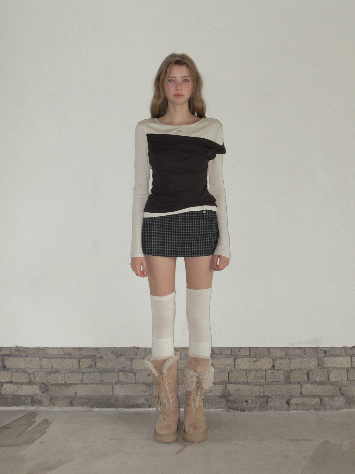 TWEE Baset check mini skirt shorts - Fit and silhouette view