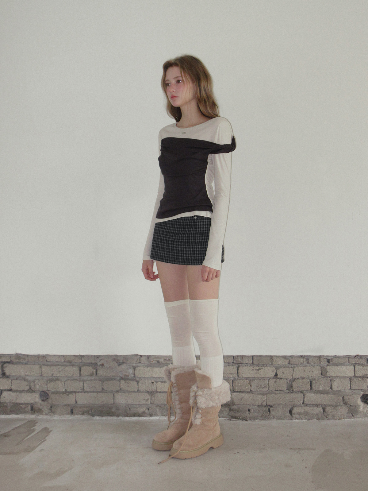 TWEE Baset check mini skirt shorts - Fit and silhouette view