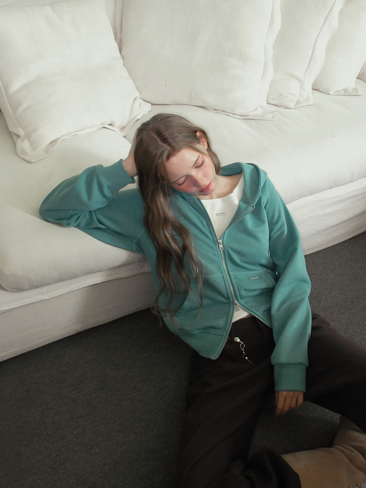 TWEE Wedgis mint hood zip-up - Model styling view