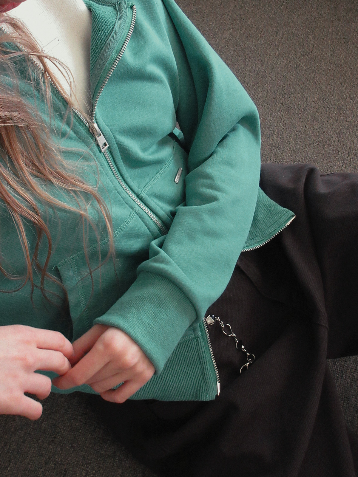 TWEE Wedgis mint hood zip-up - Model styling view