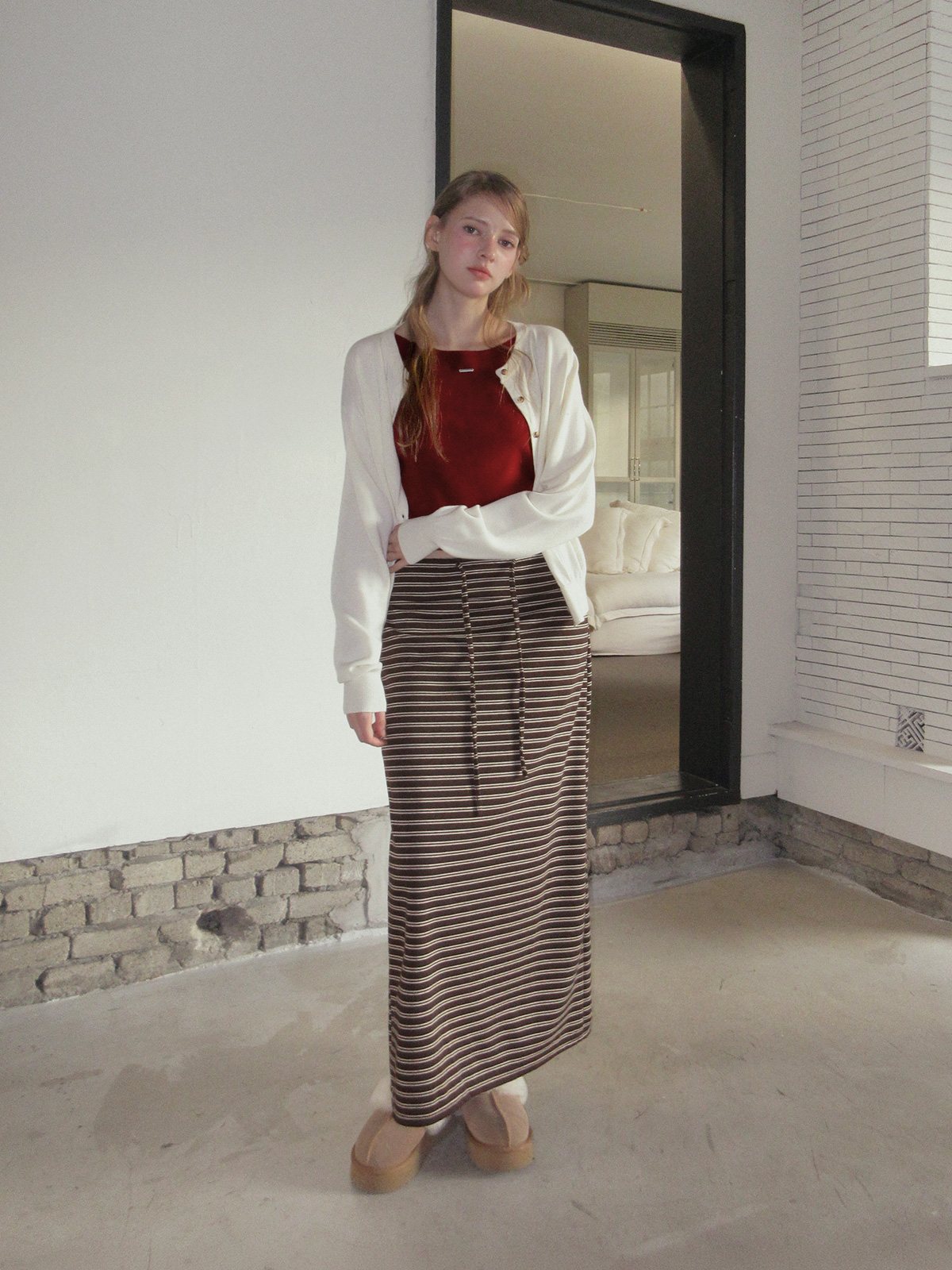 TWEE Ble round neck basic knit long sleeve cardigan - Model styling view