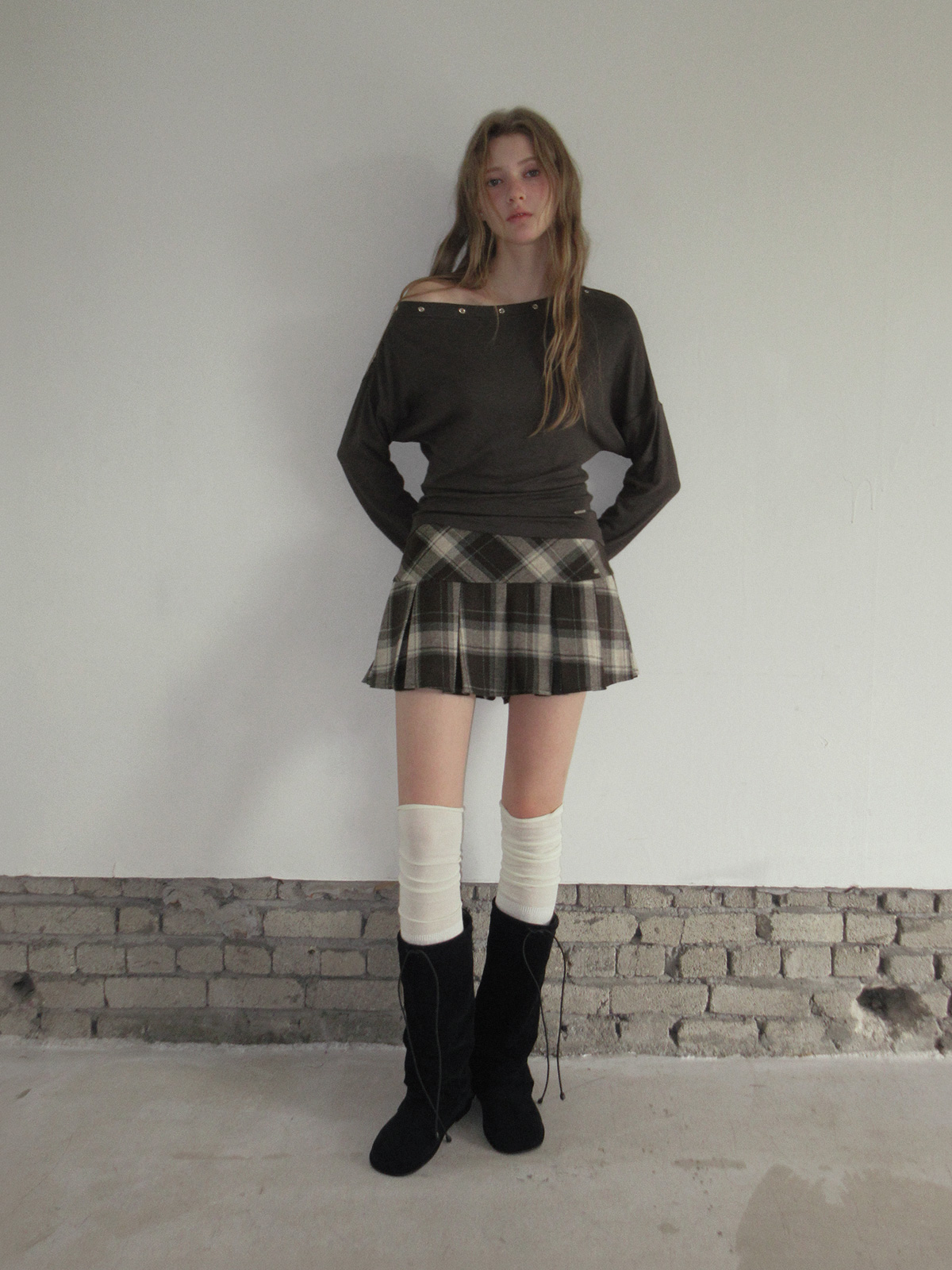 TWEE Rezon check pleated mini skirt - Model styling view
