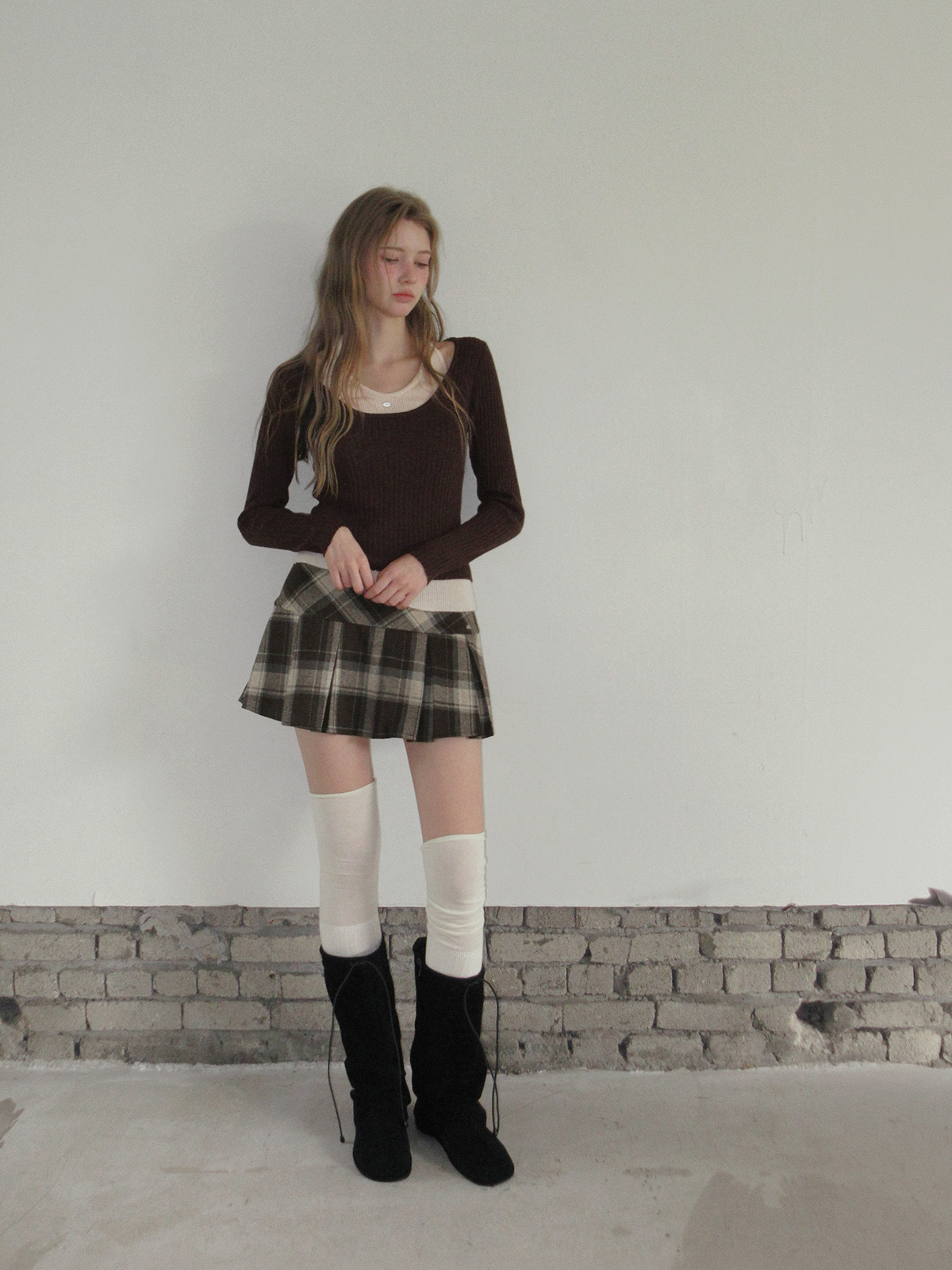 TWEE Rezon check pleated mini skirt - Model styling view