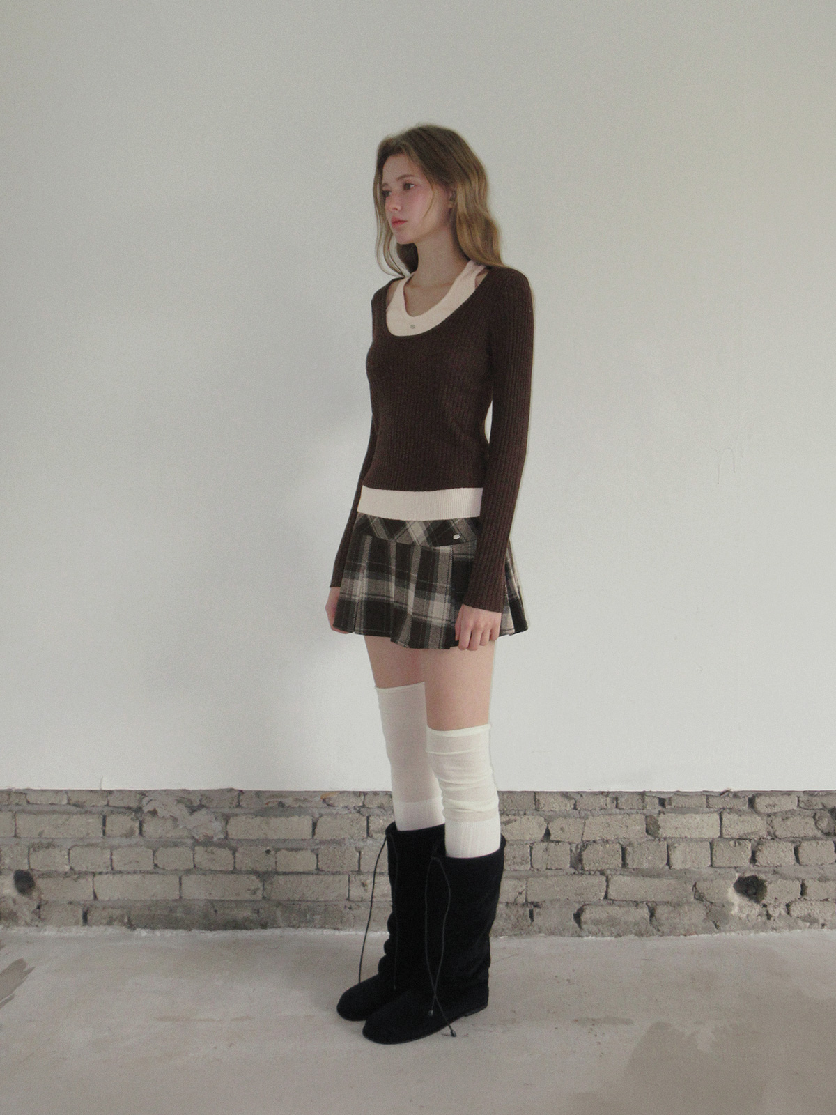 TWEE Rezon check pleated mini skirt - Fit and silhouette view