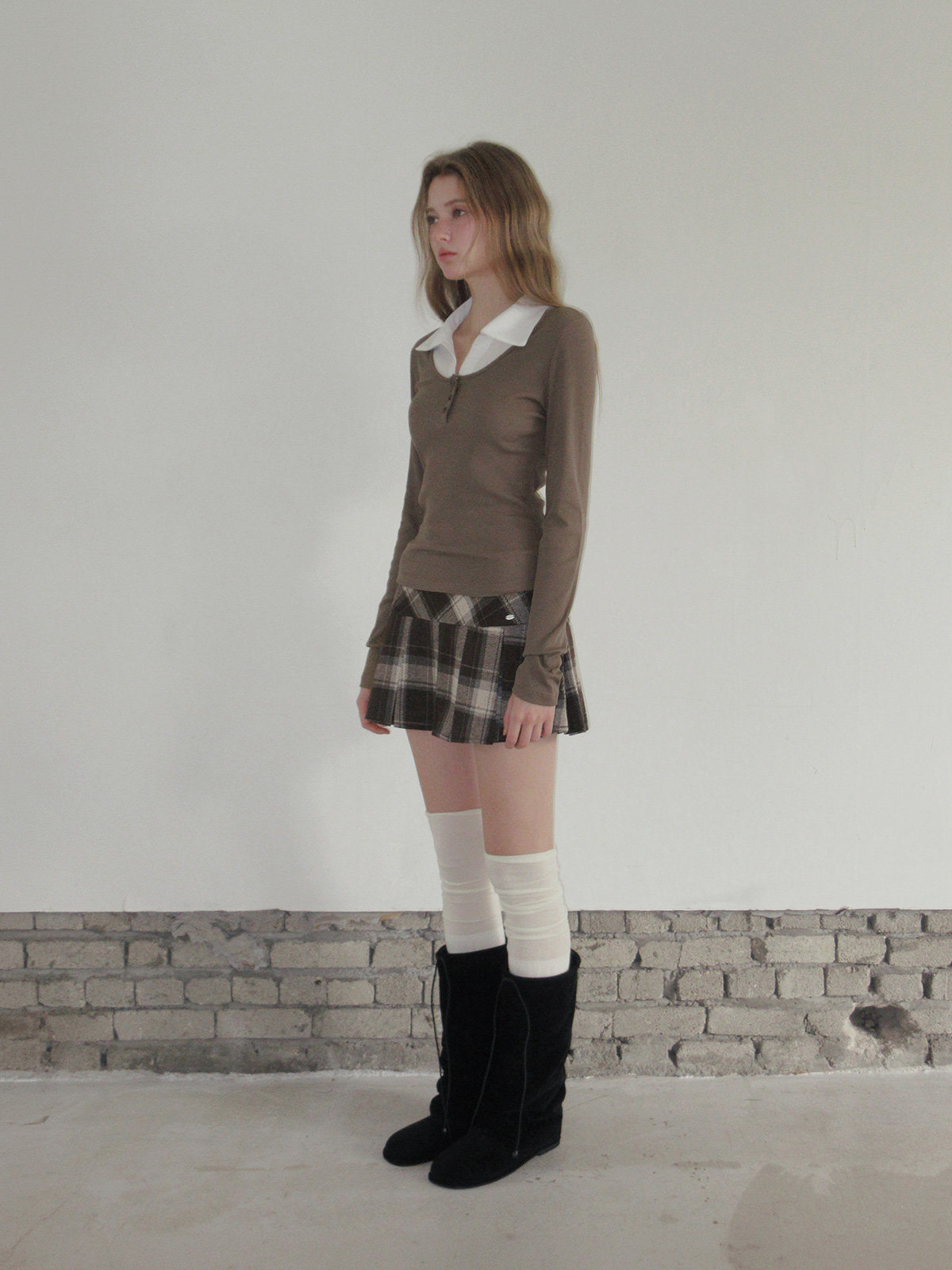 TWEE Keller contrast collar ribbed long sleeve T-shirt - Fit and silhouette view