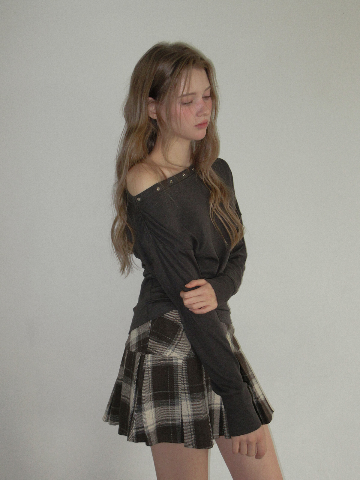 TWEE Roco eyelet double long belt - Model styling view