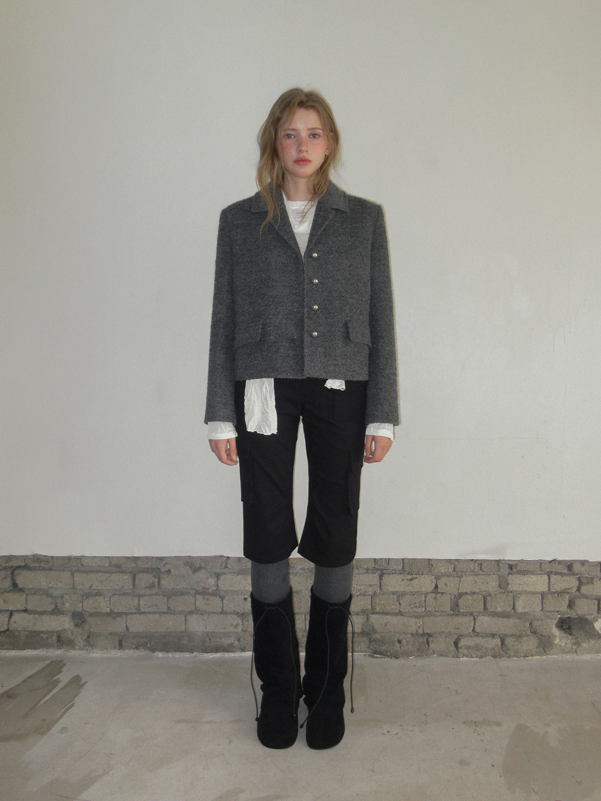 TWEE Wools collar cropped long sleeve jacket - Fit and silhouette view