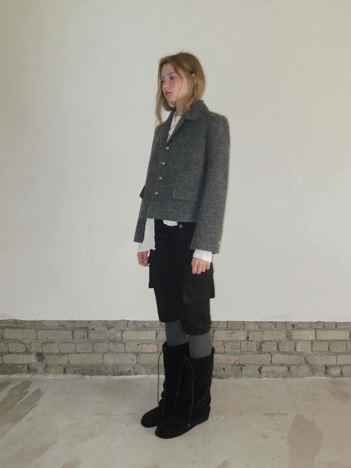 TWEE Wools collar cropped long sleeve jacket - Fit and silhouette view