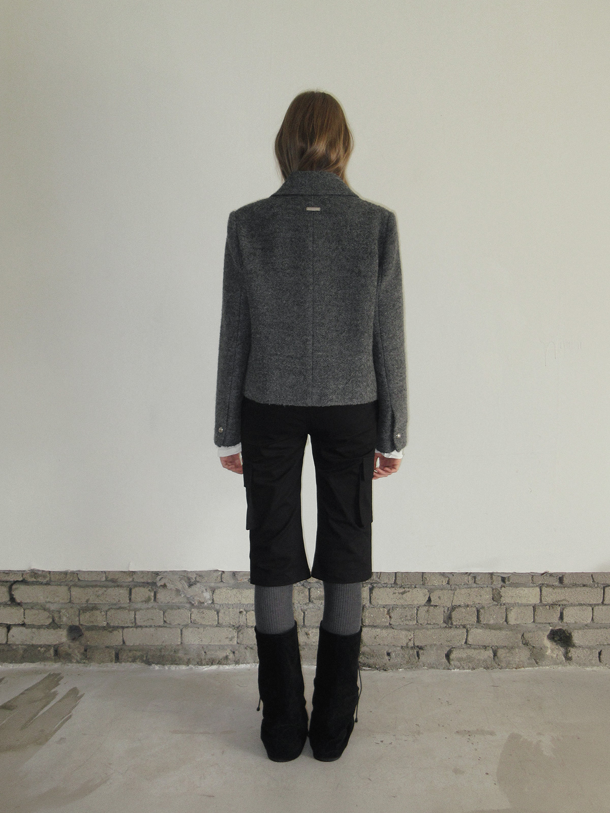 TWEE Wools collar cropped long sleeve jacket - Fit and silhouette view