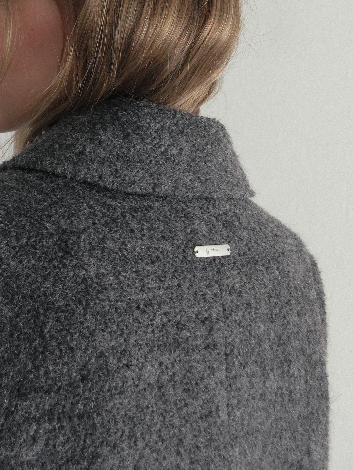 TWEE Wools collar cropped long sleeve jacket - Fit and silhouette view