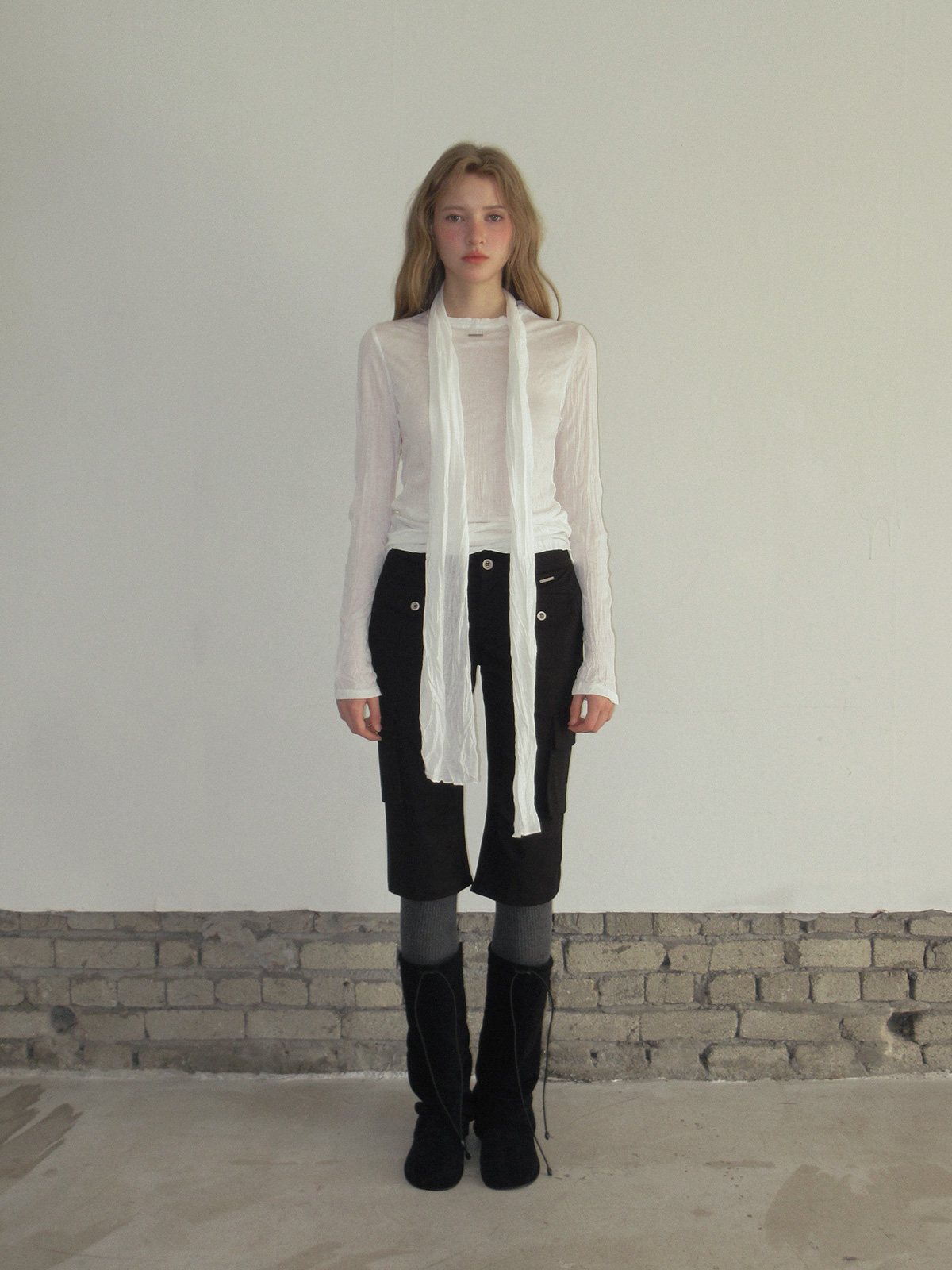 TWEE Toen wrinkle round neck long sleeve T-shirt (strap set) - Fit and silhouette view