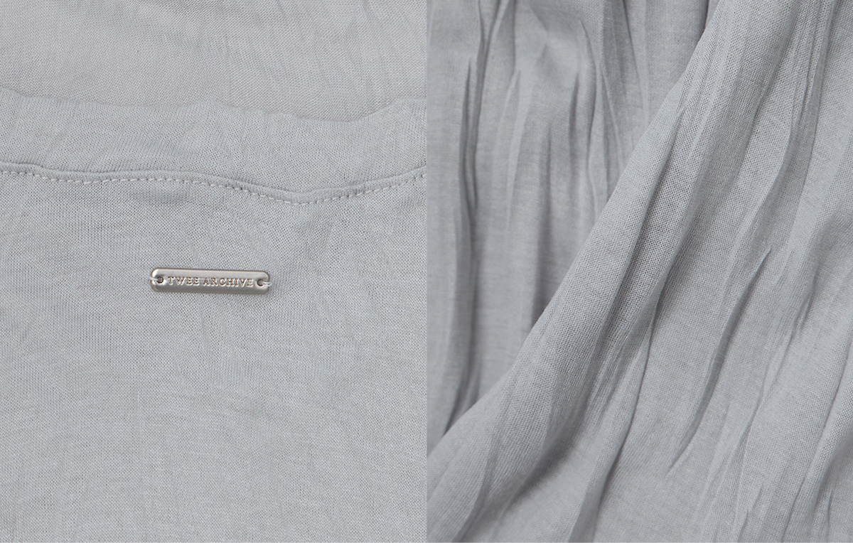 TWEE Toen wrinkle round neck long sleeve T-shirt (strap set) - Fabric and construction close-up