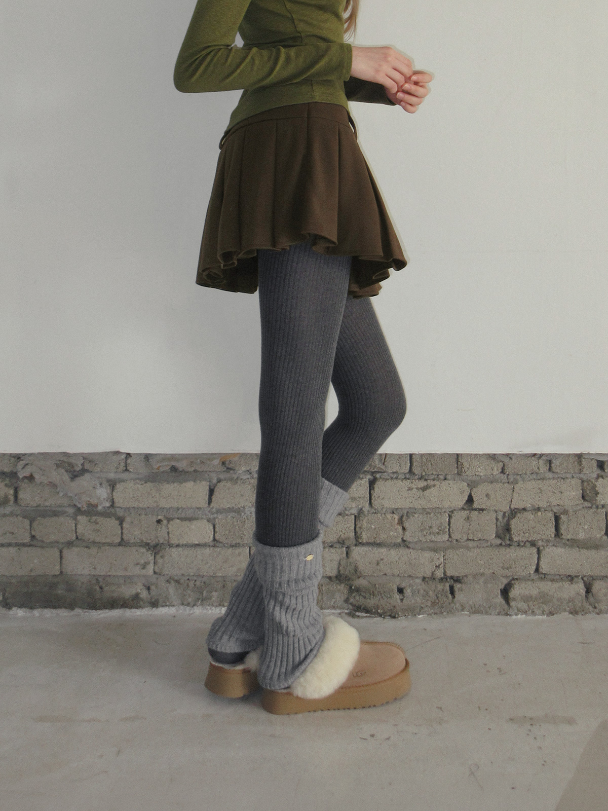 TWEE Hesi suede pleated mini skirt - Model styling view