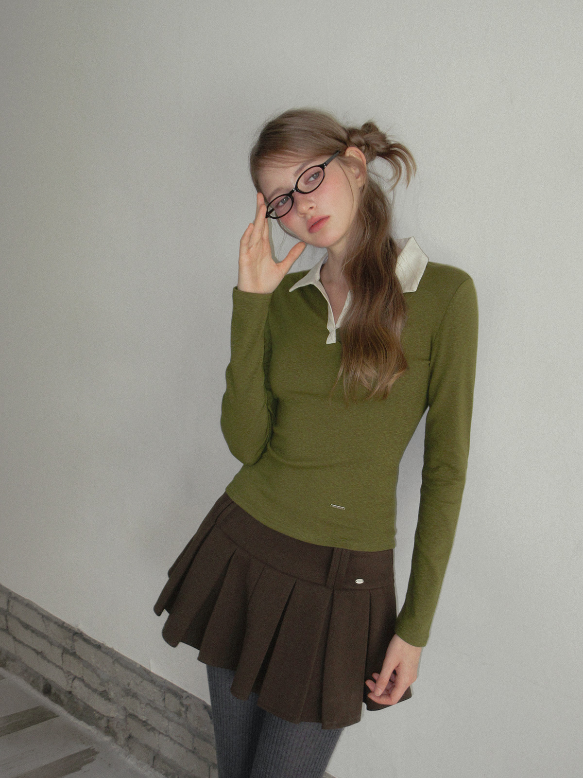 TWEE Hesi suede pleated mini skirt - Model styling view