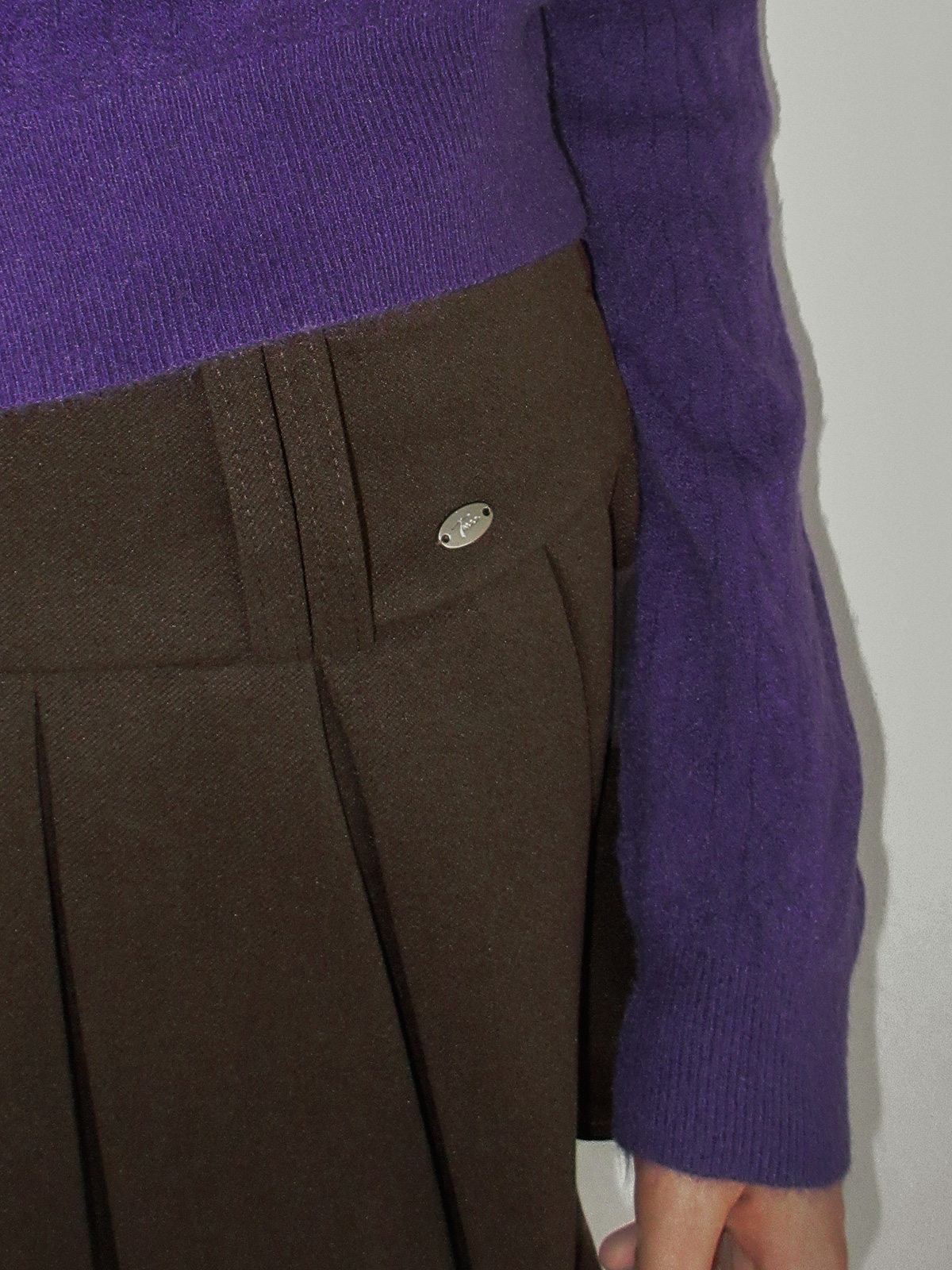 TWEE Hesi suede pleated mini skirt - Fit and silhouette view