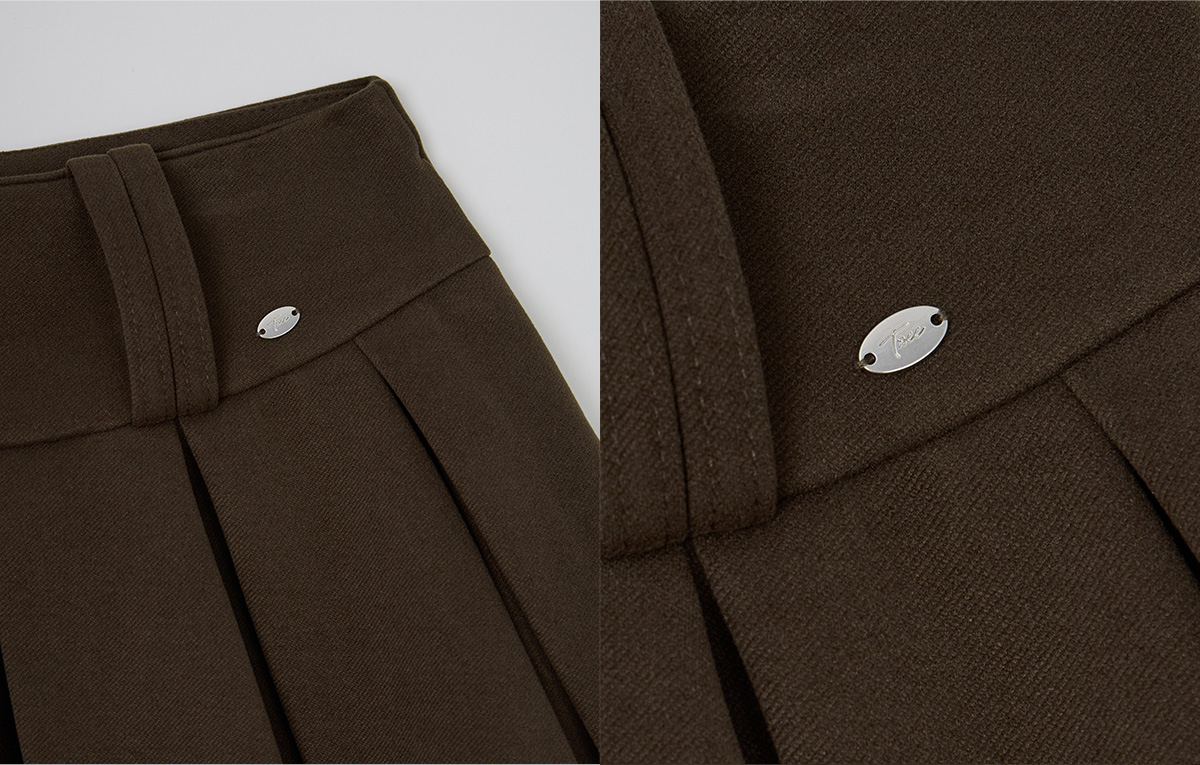 TWEE Hesi suede pleated mini skirt - Fabric and construction close-up