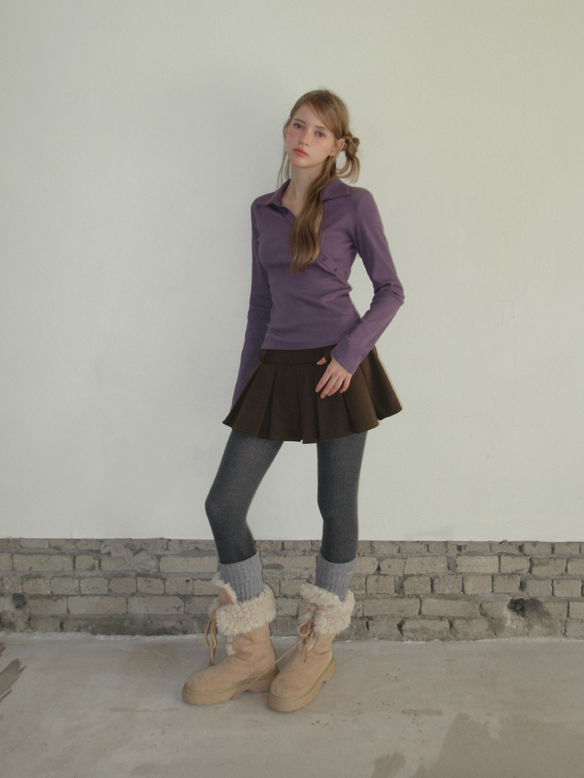 TWEE Normal diagonal button collar long sleeve T-shirt - Model styling view