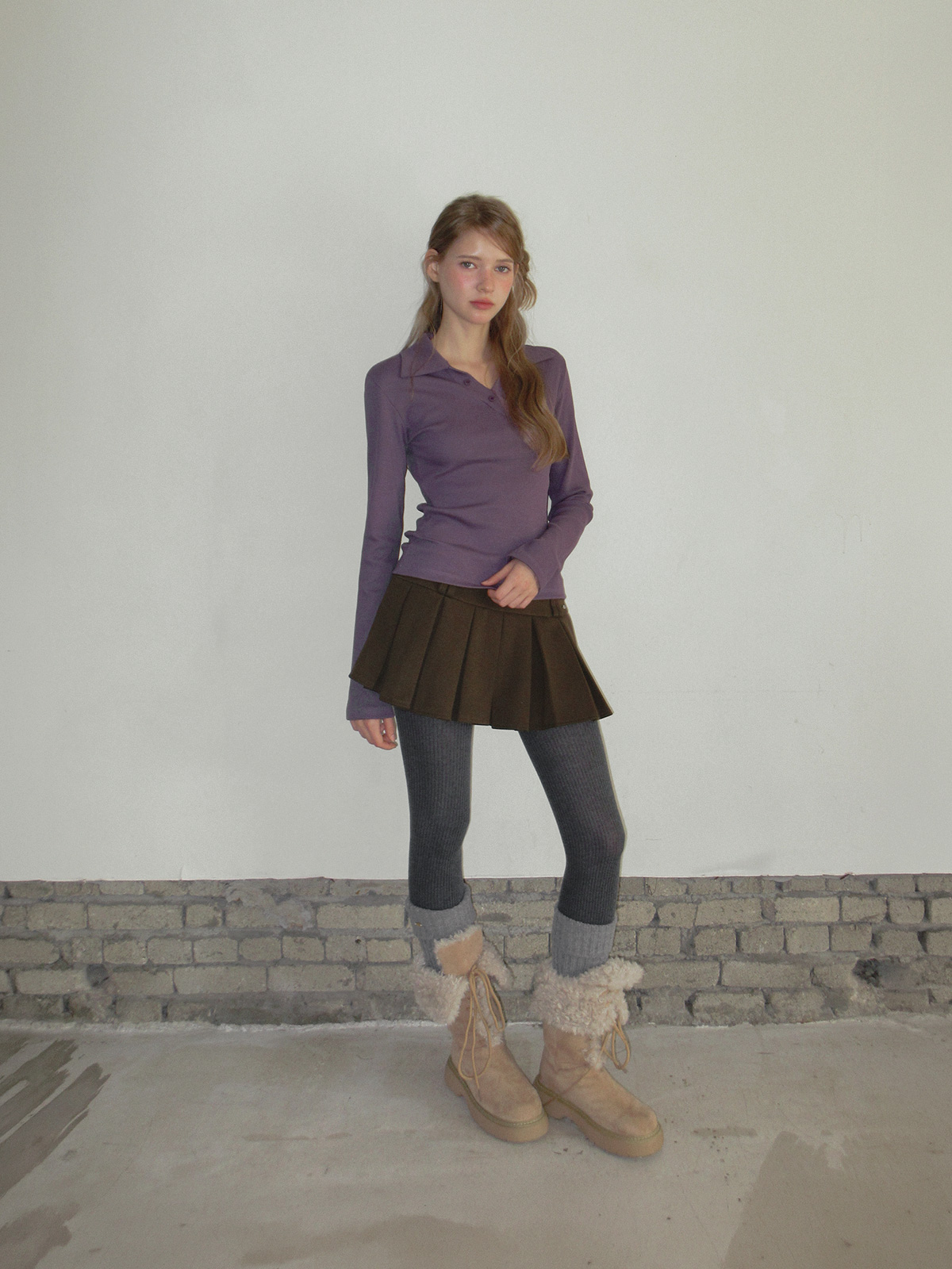 TWEE Normal diagonal button collar long sleeve T-shirt - Model styling view