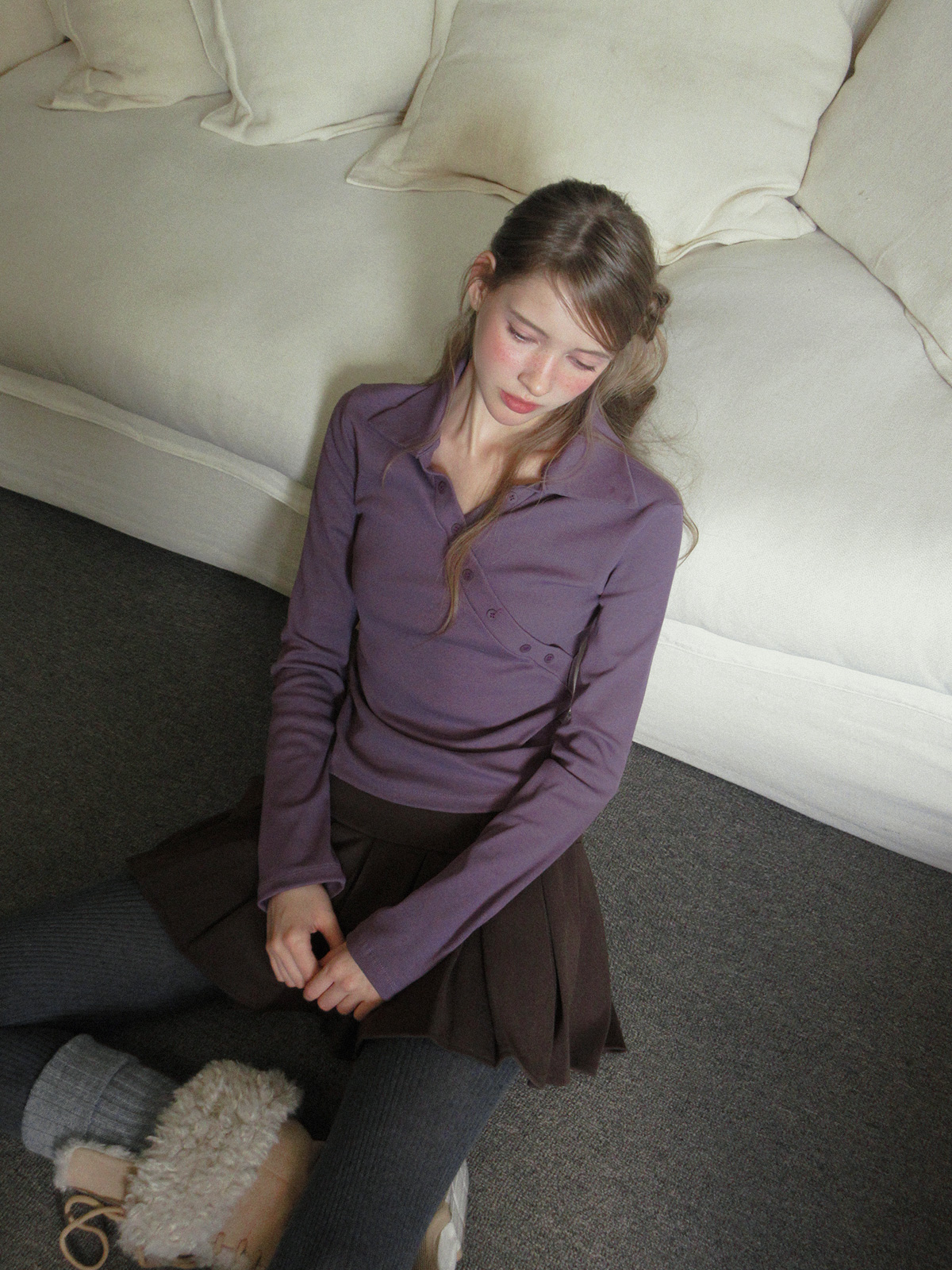 TWEE Normal diagonal button collar long sleeve T-shirt - Model styling view