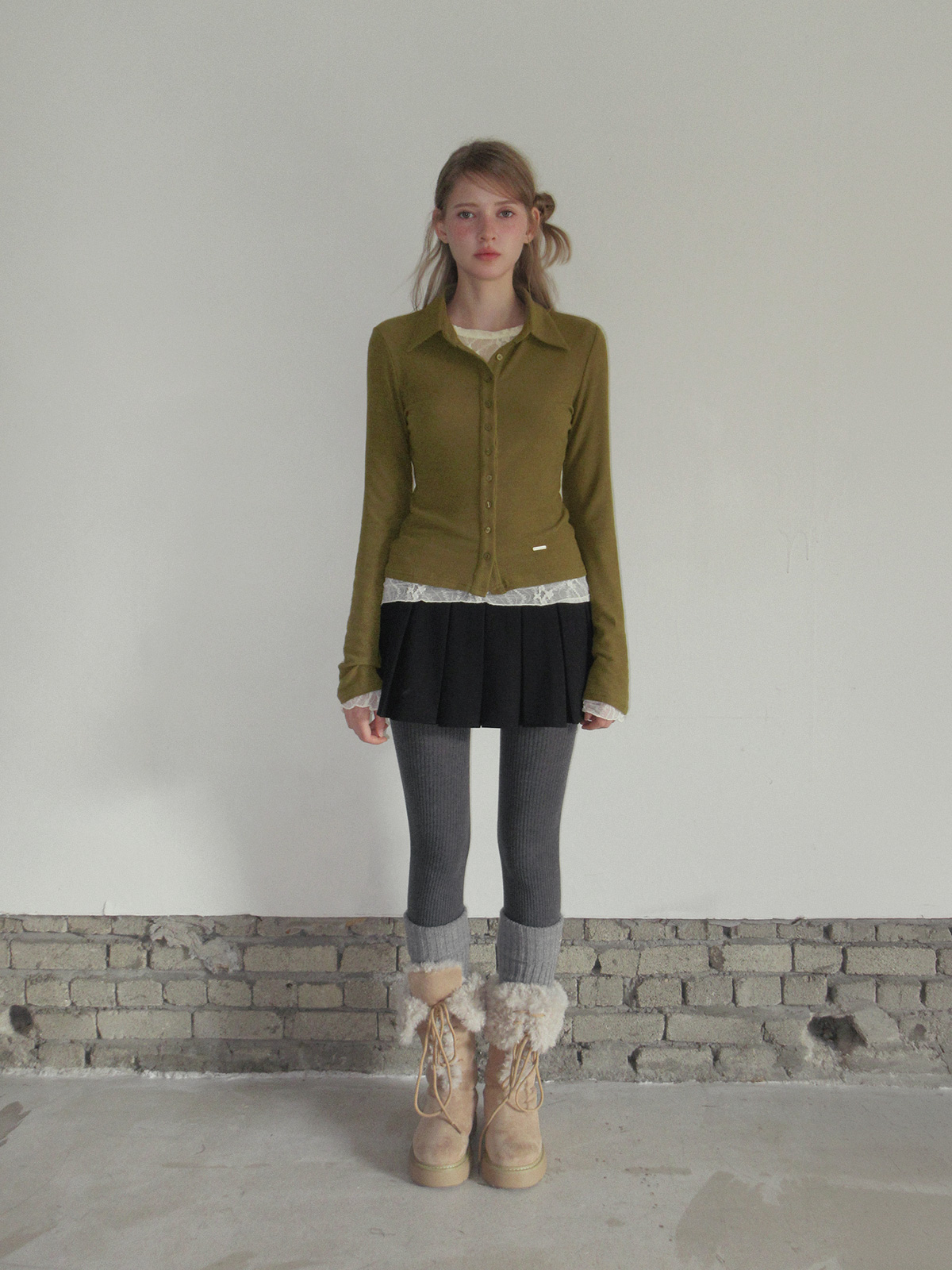 TWEE Toel basic collar long sleeve T-shirt - Fit and silhouette view