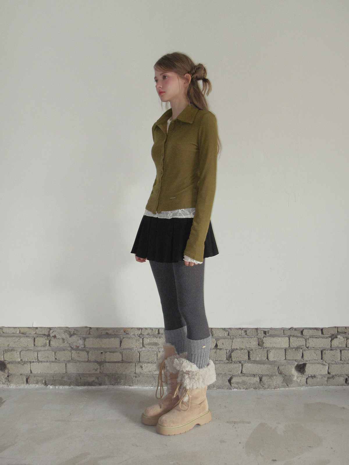 TWEE Toel basic collar long sleeve T-shirt - Fit and silhouette view