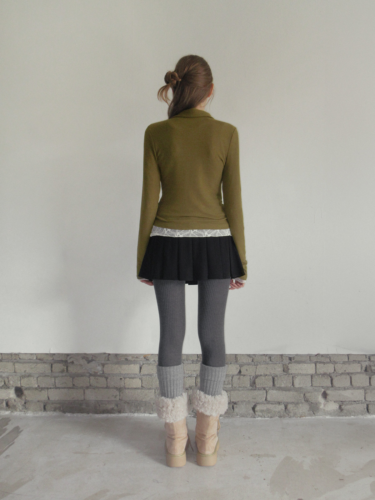 TWEE Toel basic collar long sleeve T-shirt - Fit and silhouette view