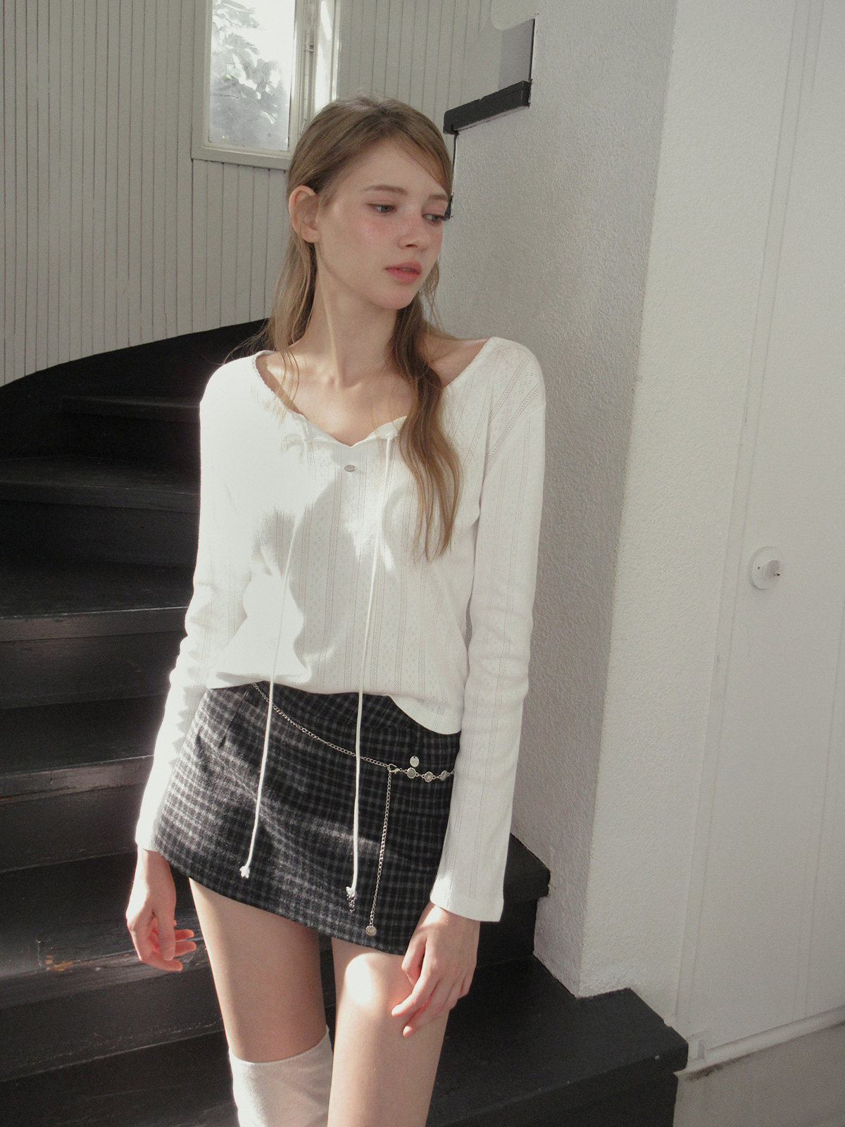 TWEE Wend punching lace strap long sleeve T-shirt - Model styling view