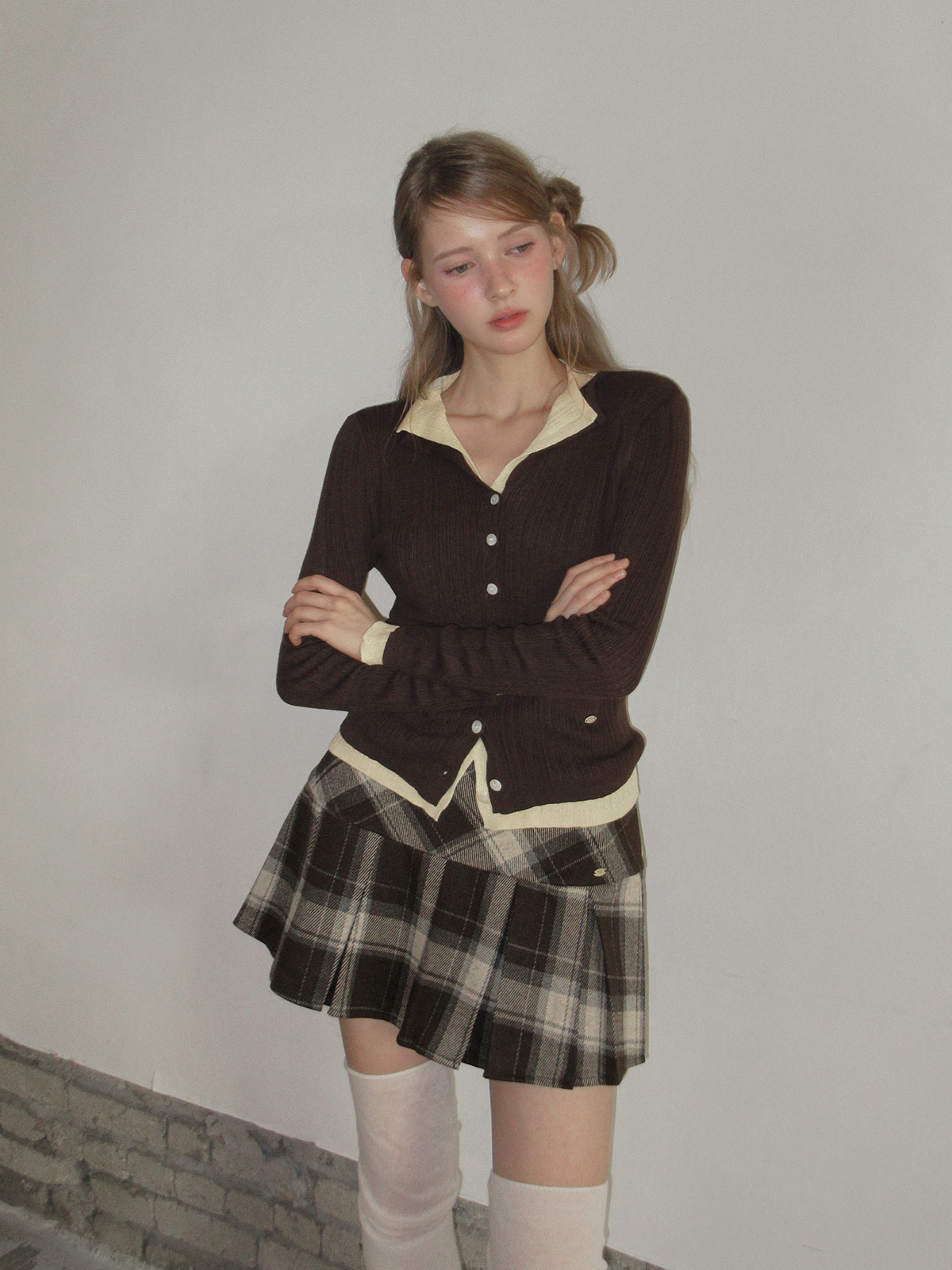TWEE Rie basic ribbed knit long sleeve cardigan - Model styling view