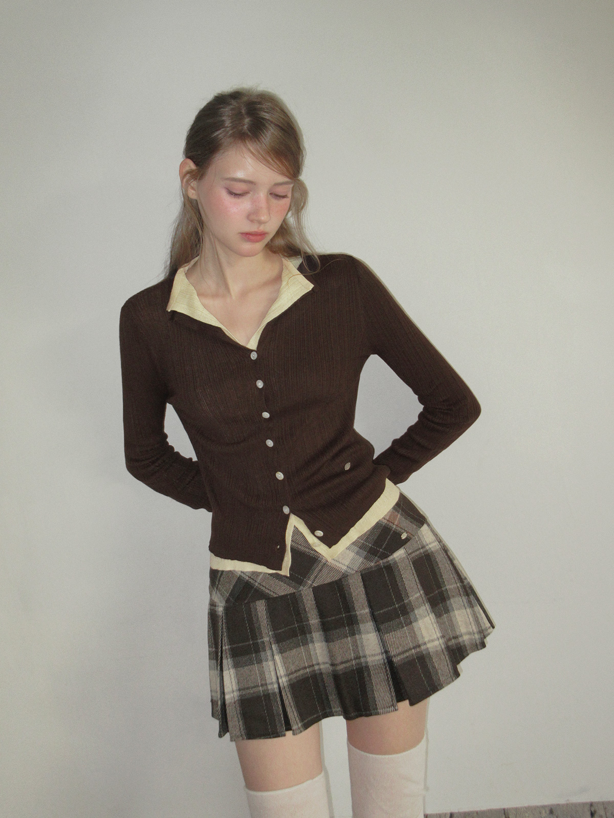 TWEE Rie basic ribbed knit long sleeve cardigan - Model styling view