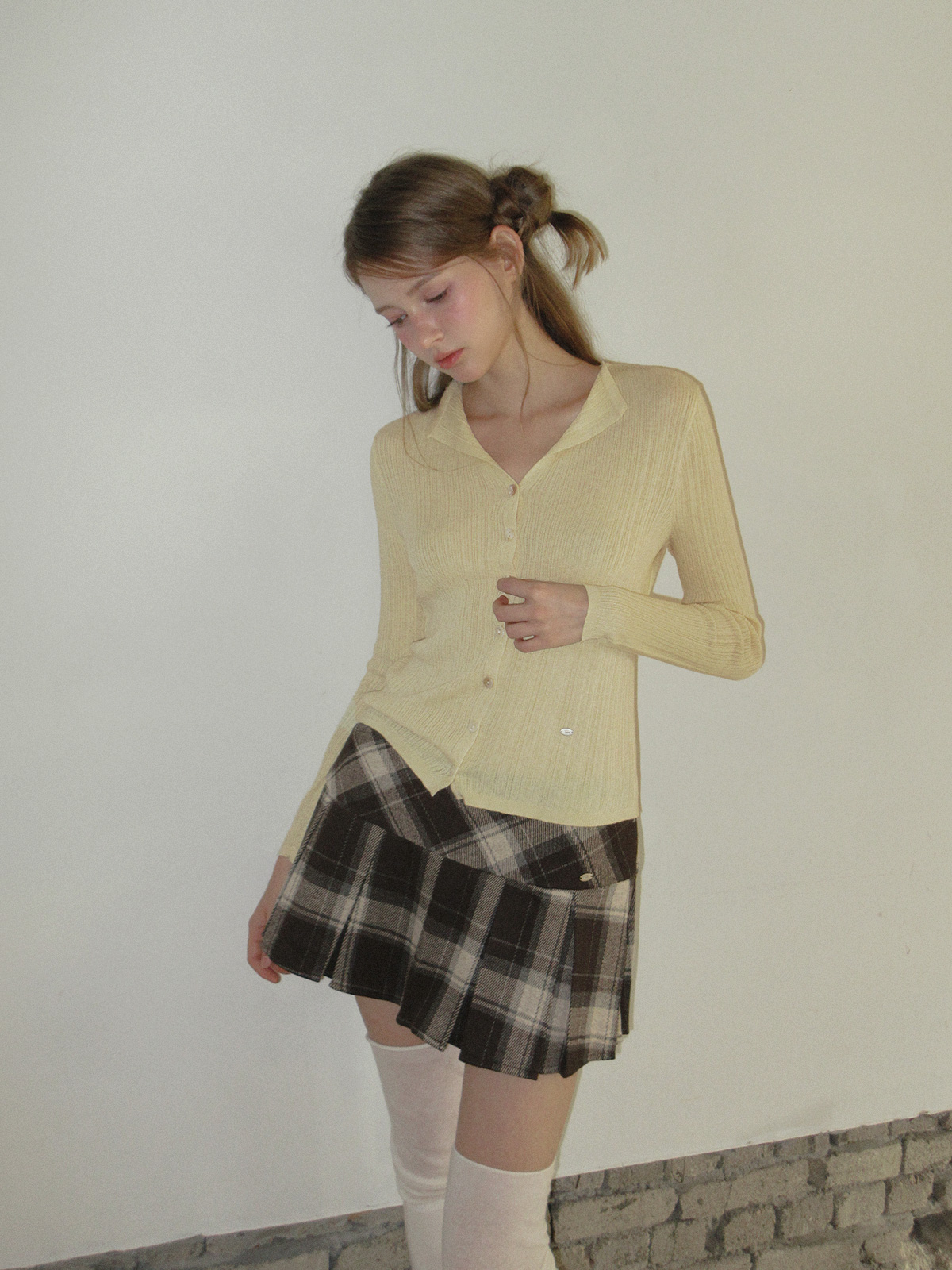 TWEE Rie basic ribbed knit long sleeve cardigan - Model styling view