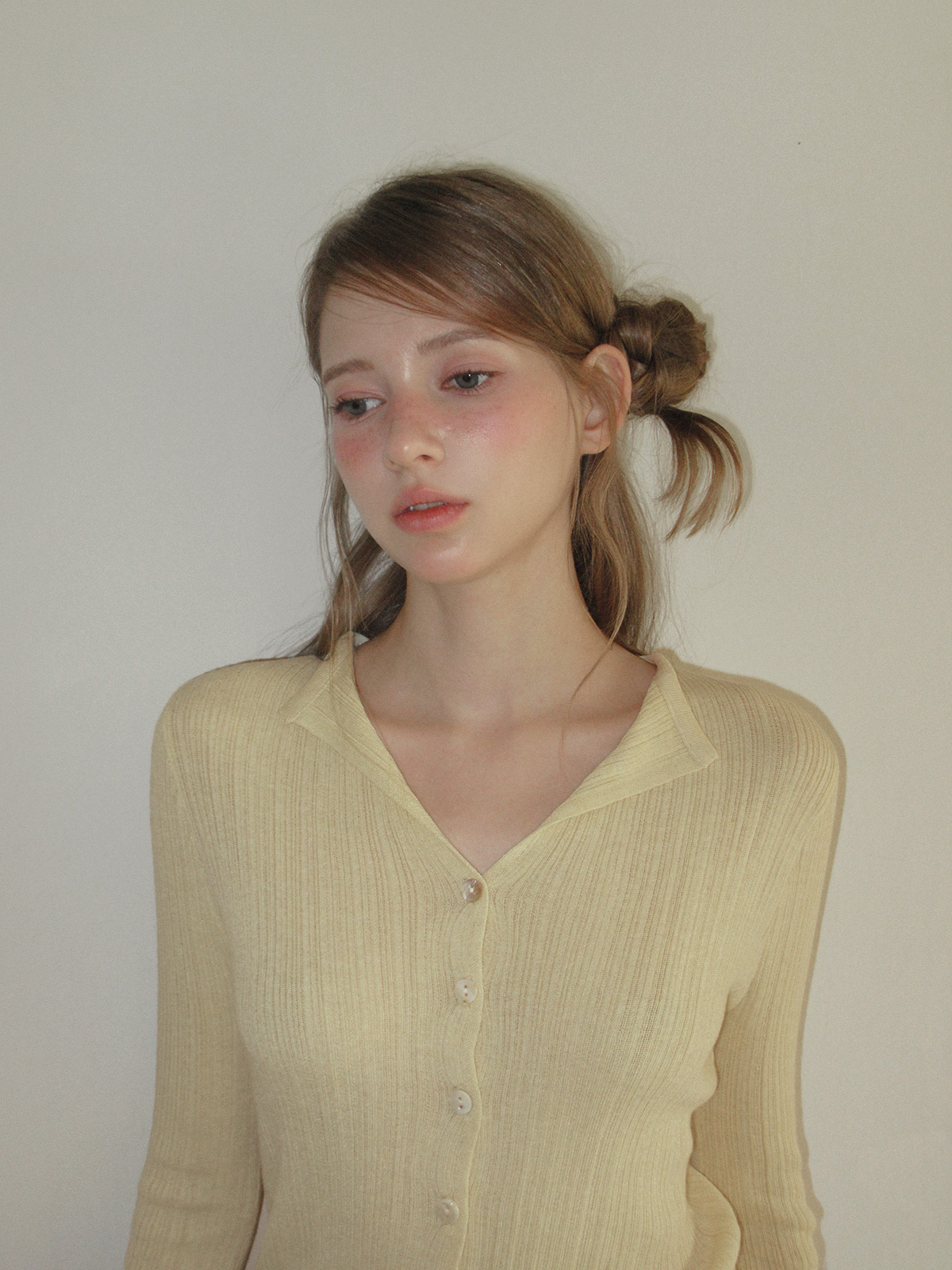 TWEE Rie basic ribbed knit long sleeve cardigan - Model styling view