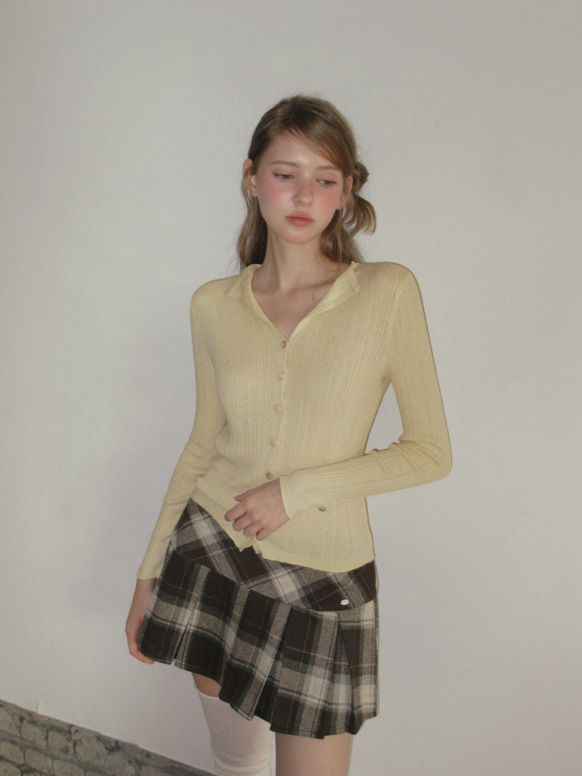TWEE Rie basic ribbed knit long sleeve cardigan - Model styling view