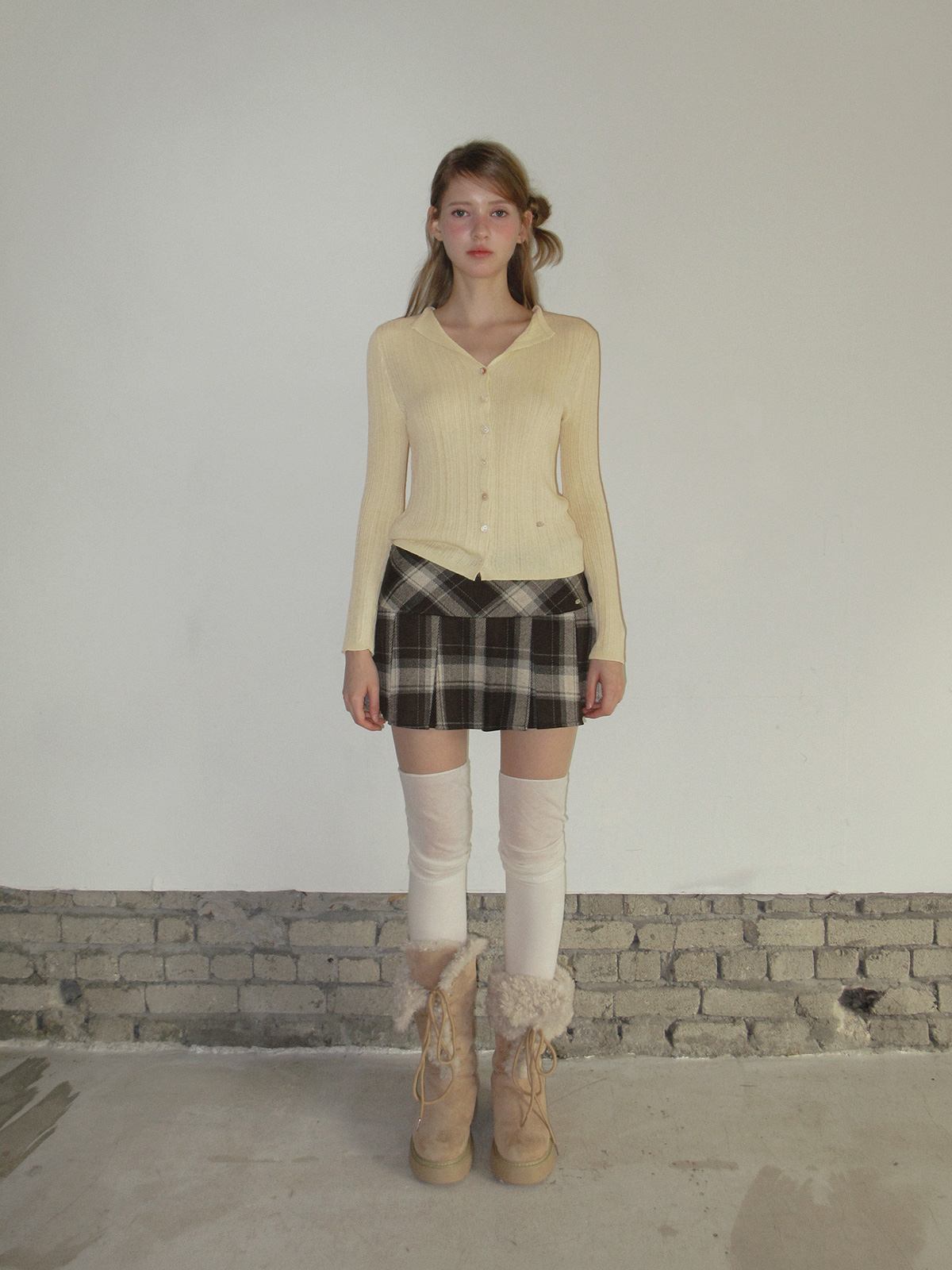 TWEE Rie basic ribbed knit long sleeve cardigan - Fit and silhouette view