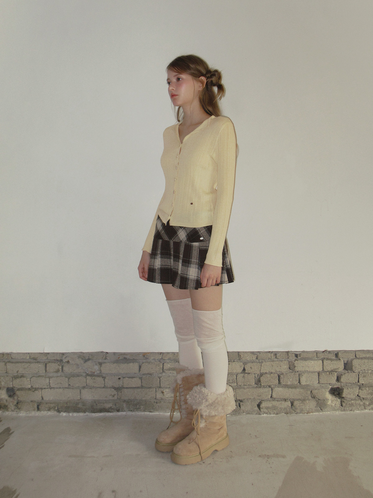 TWEE Rie basic ribbed knit long sleeve cardigan - Fit and silhouette view
