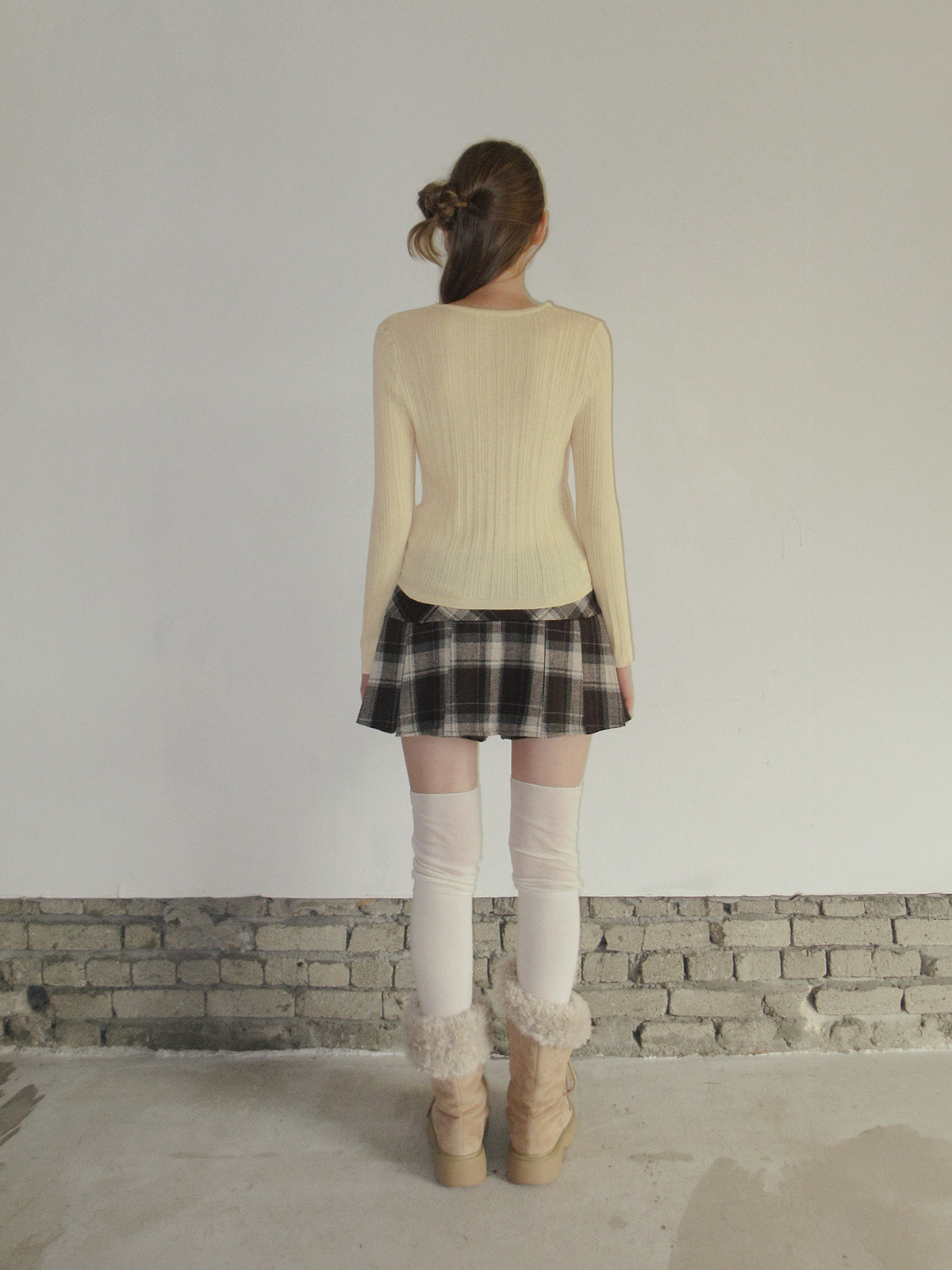TWEE Rie basic ribbed knit long sleeve cardigan - Fit and silhouette view