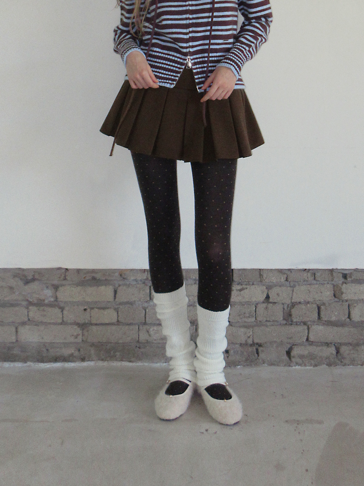 TWEE Hesi suede pleated mini skirt - Model styling view