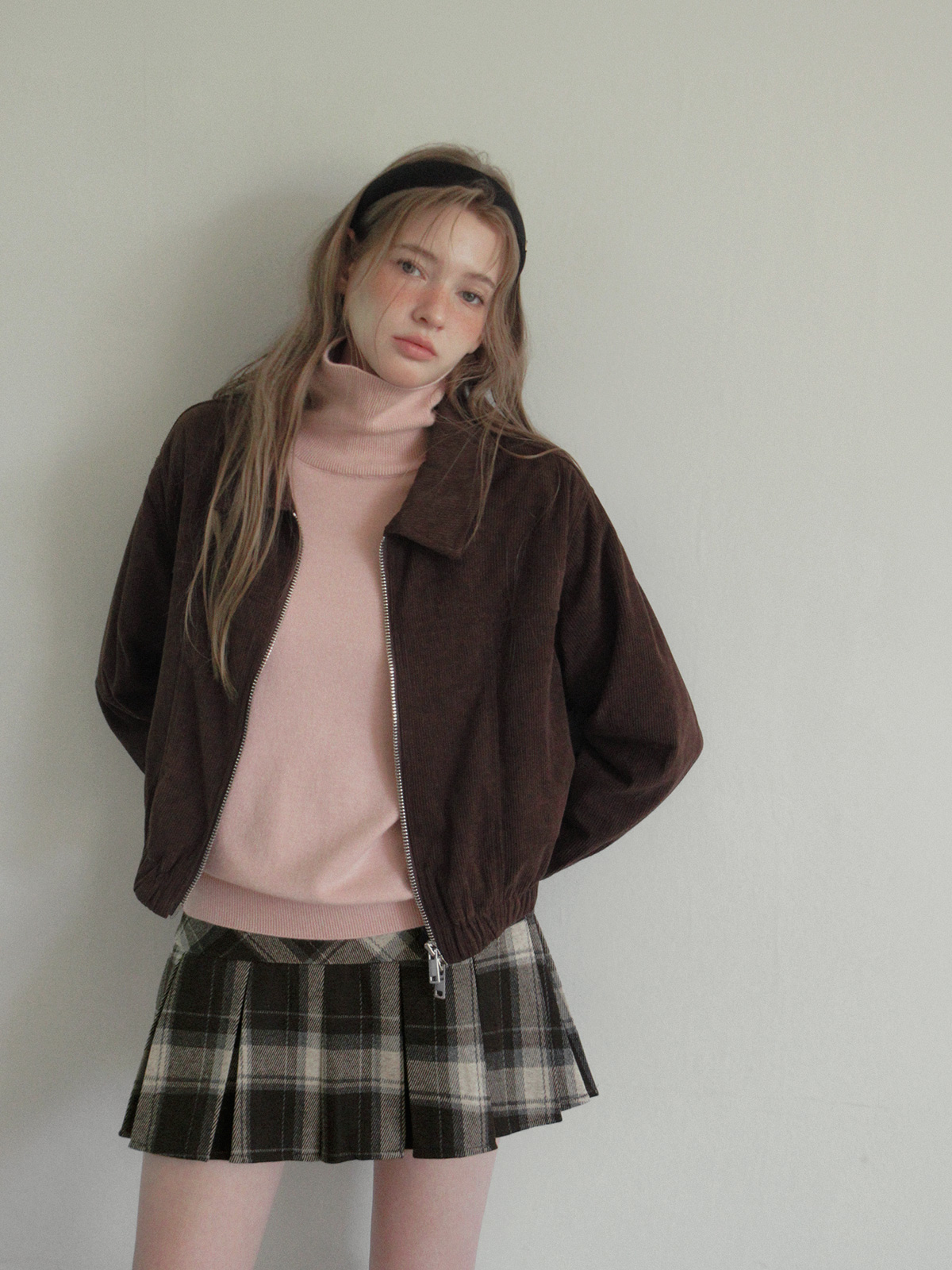 TWEE Bent corduroy collar long sleeve jacket - Model styling view