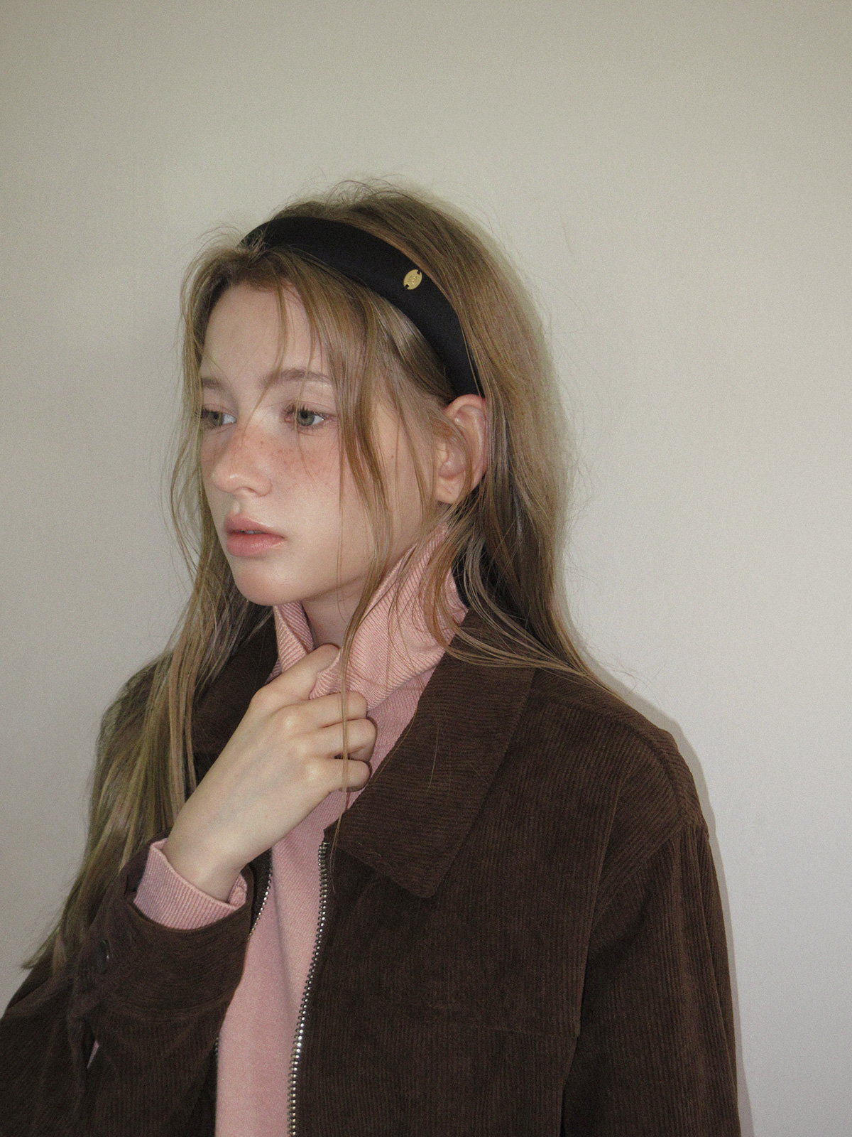 TWEE Bent corduroy collar long sleeve jacket - Model styling view