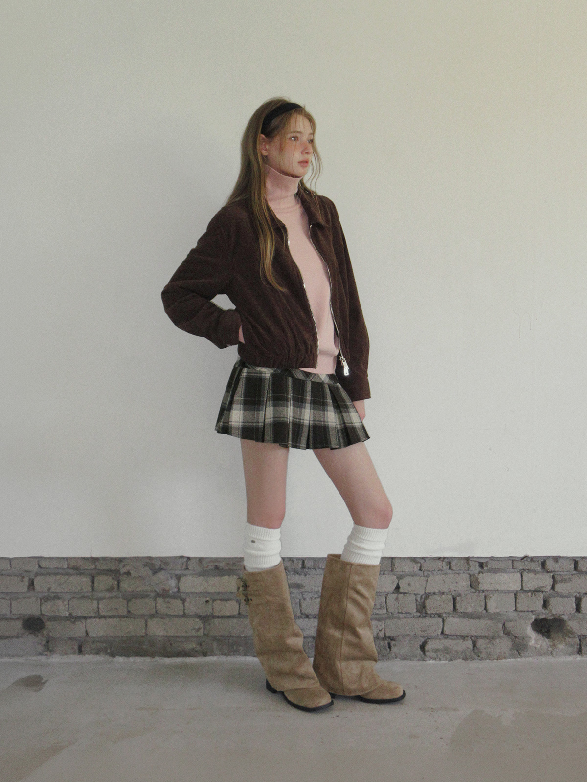 TWEE Bent corduroy collar long sleeve jacket - Model styling view