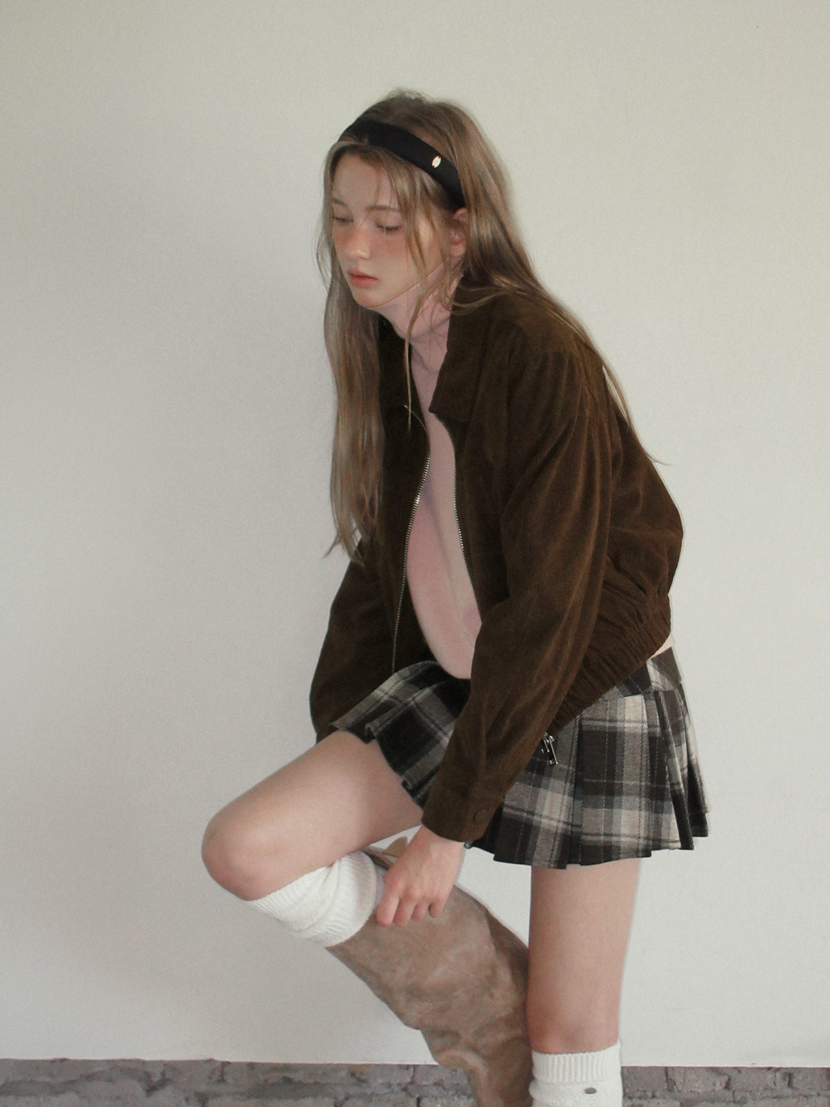 TWEE Bent corduroy collar long sleeve jacket - Model styling view